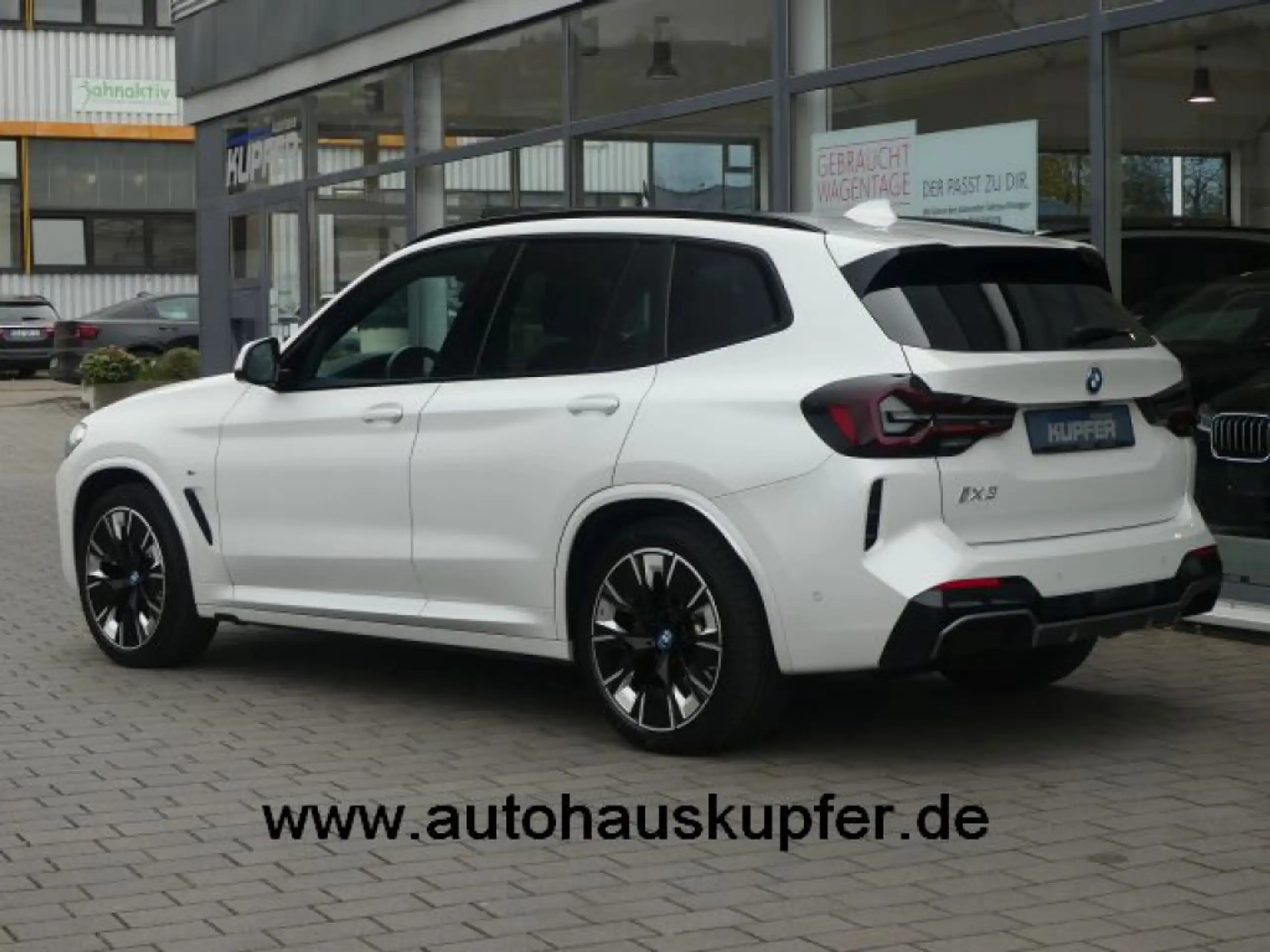 BMW - X3