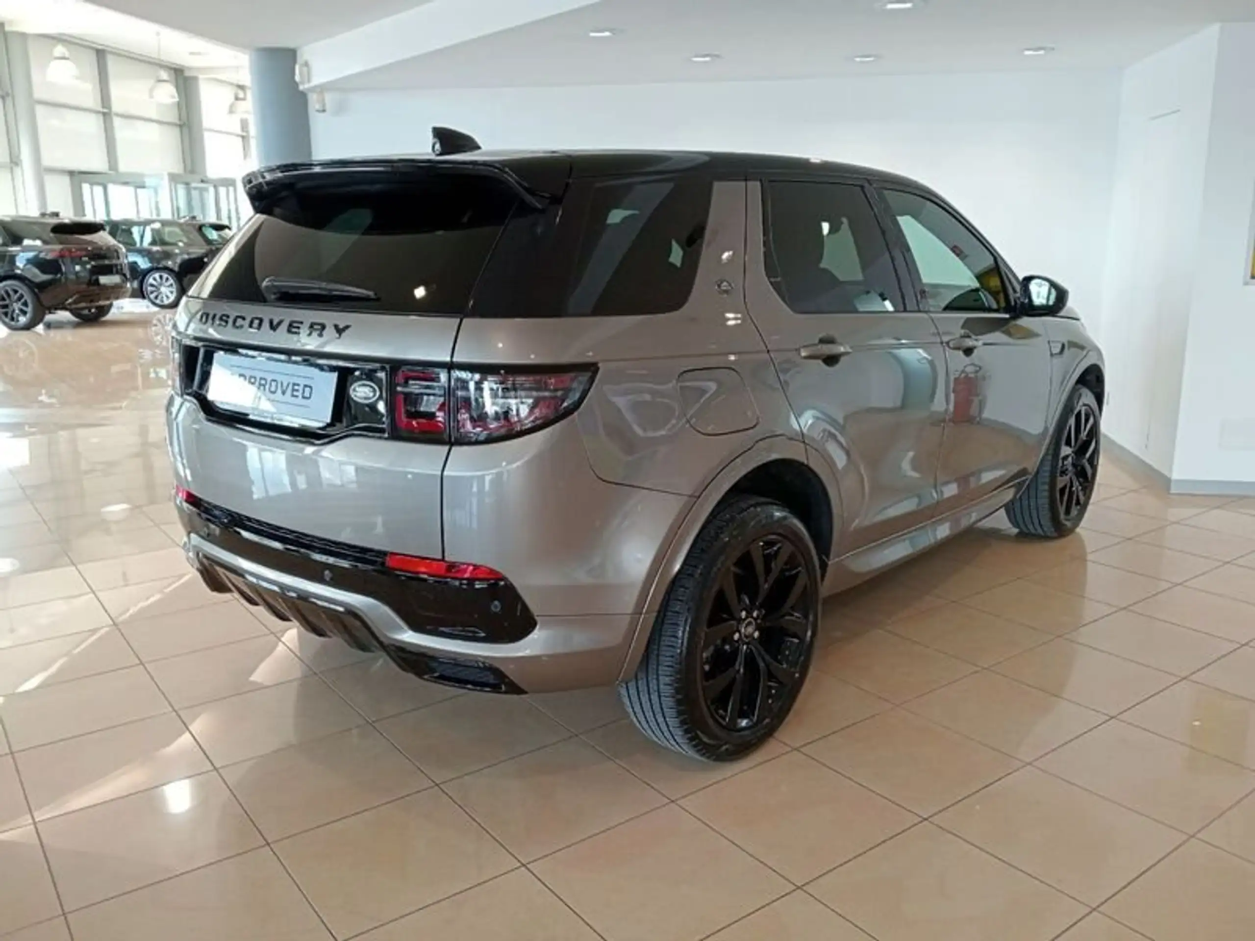 Land Rover - Discovery Sport