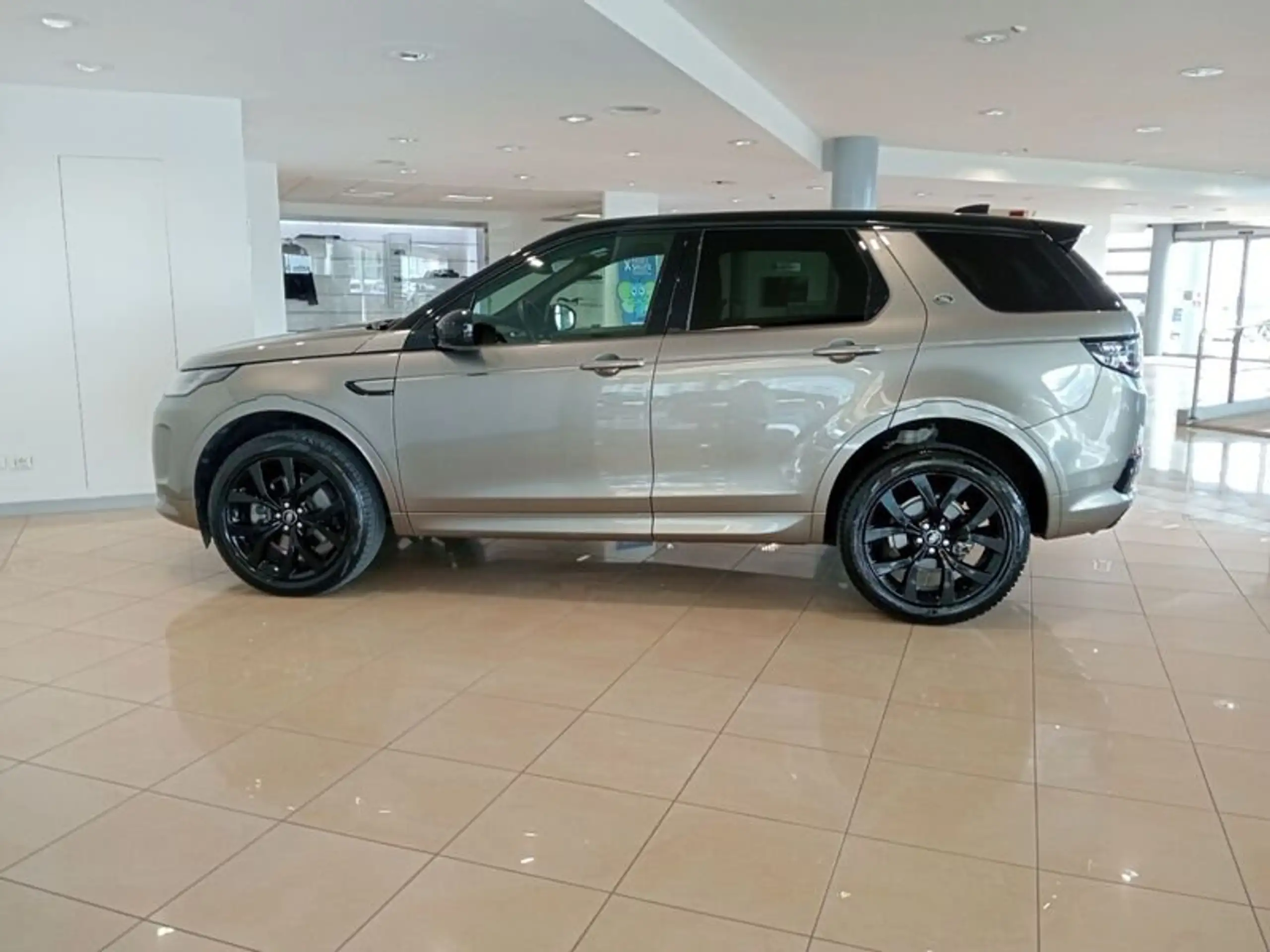 Land Rover - Discovery Sport