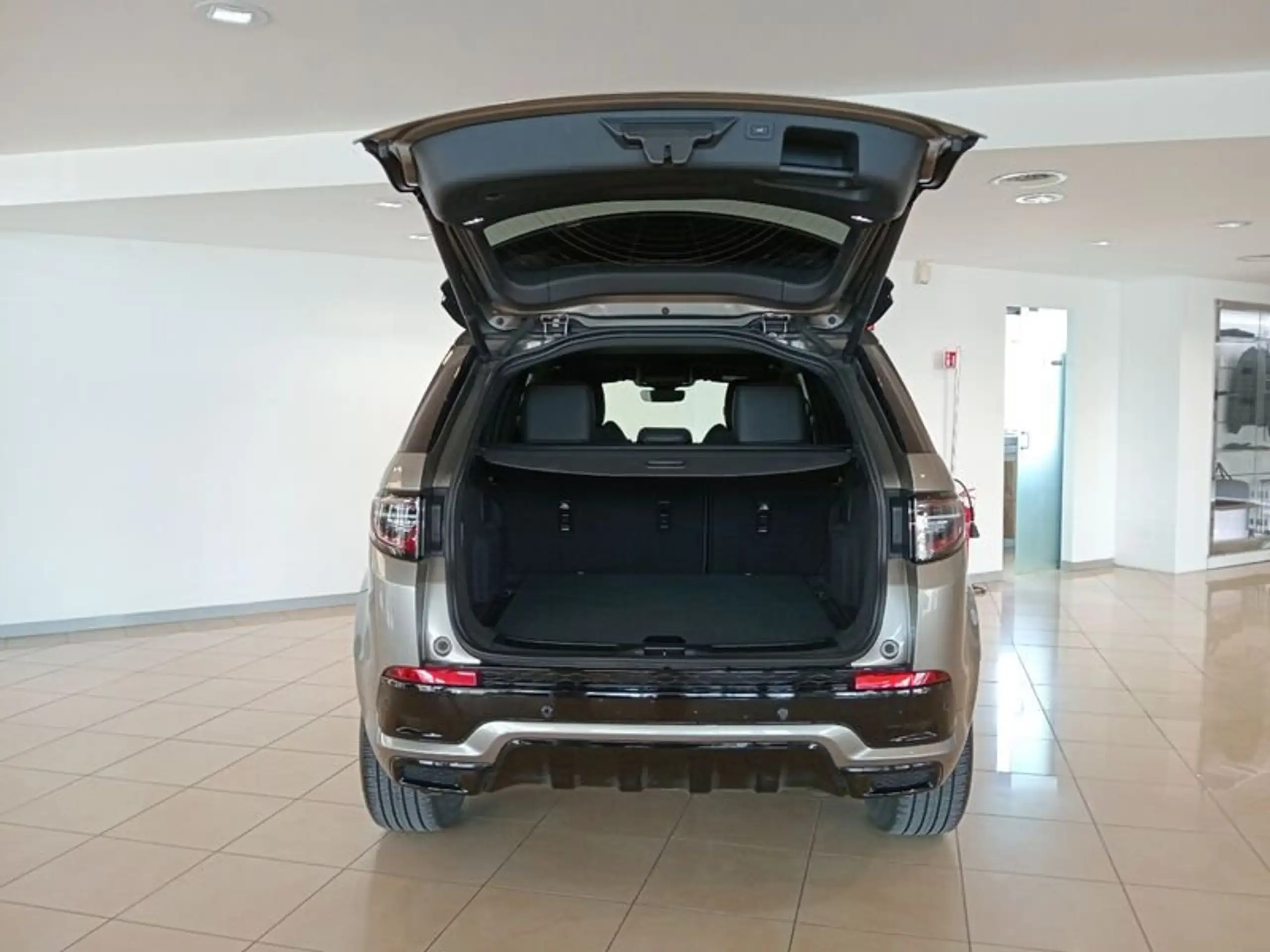 Land Rover - Discovery Sport