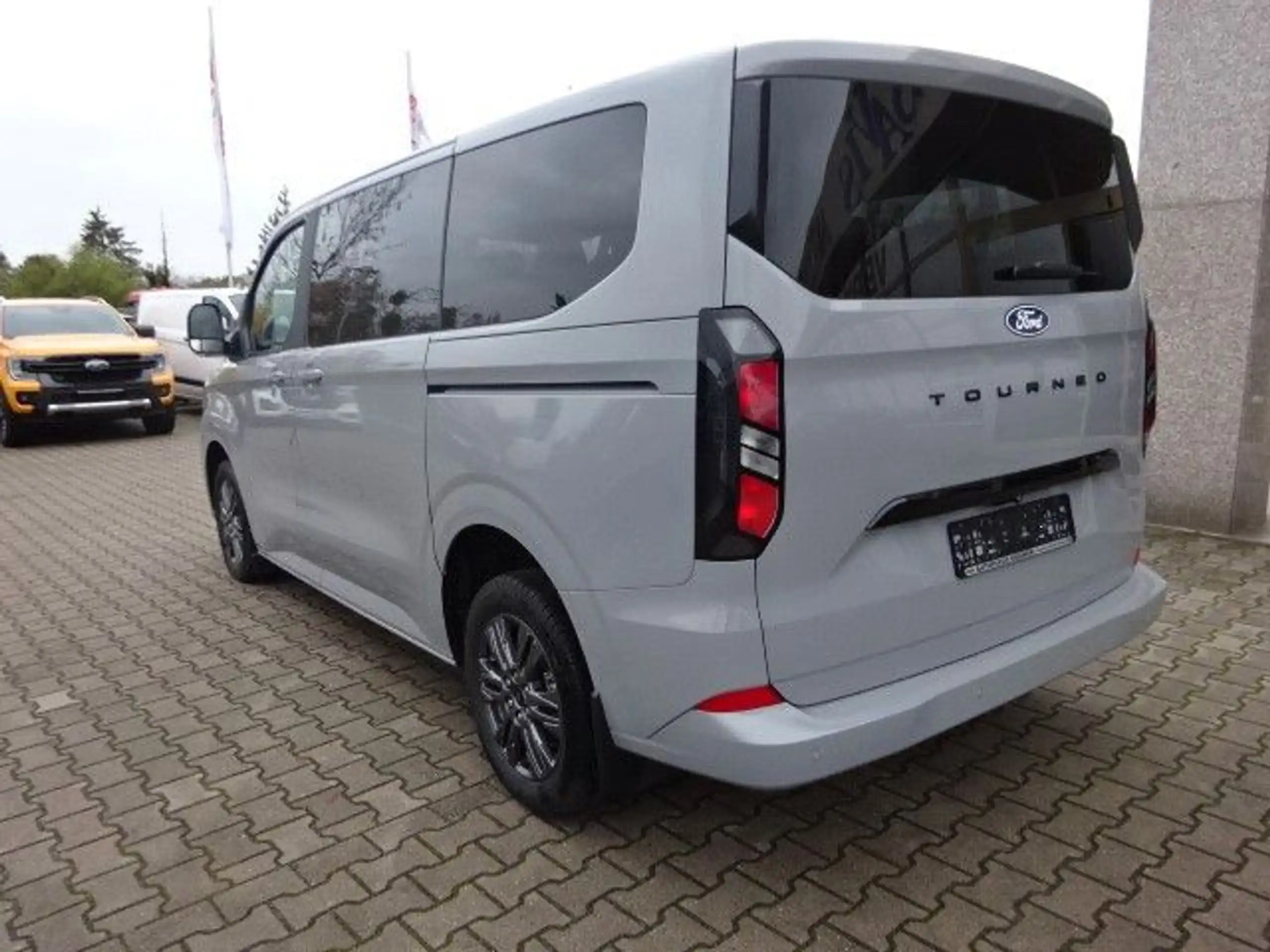 Ford - Tourneo Custom