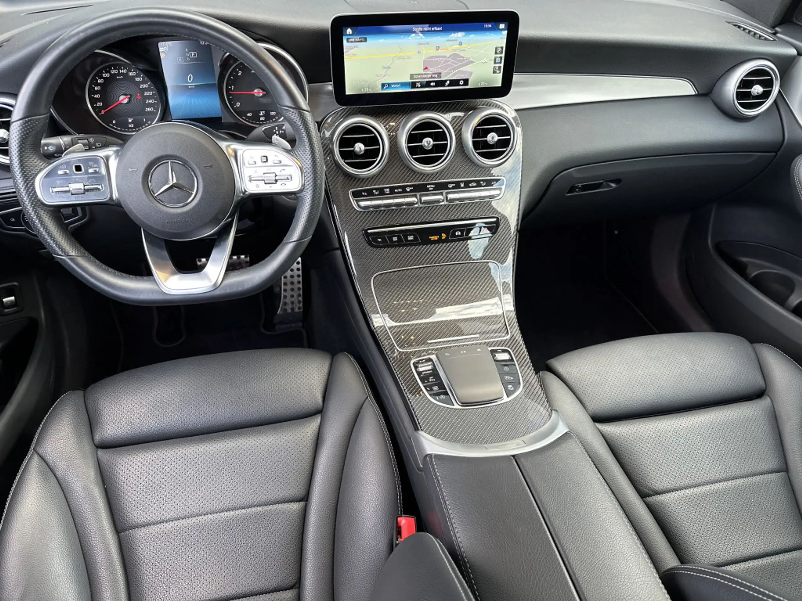 Mercedes-Benz - GLC 220