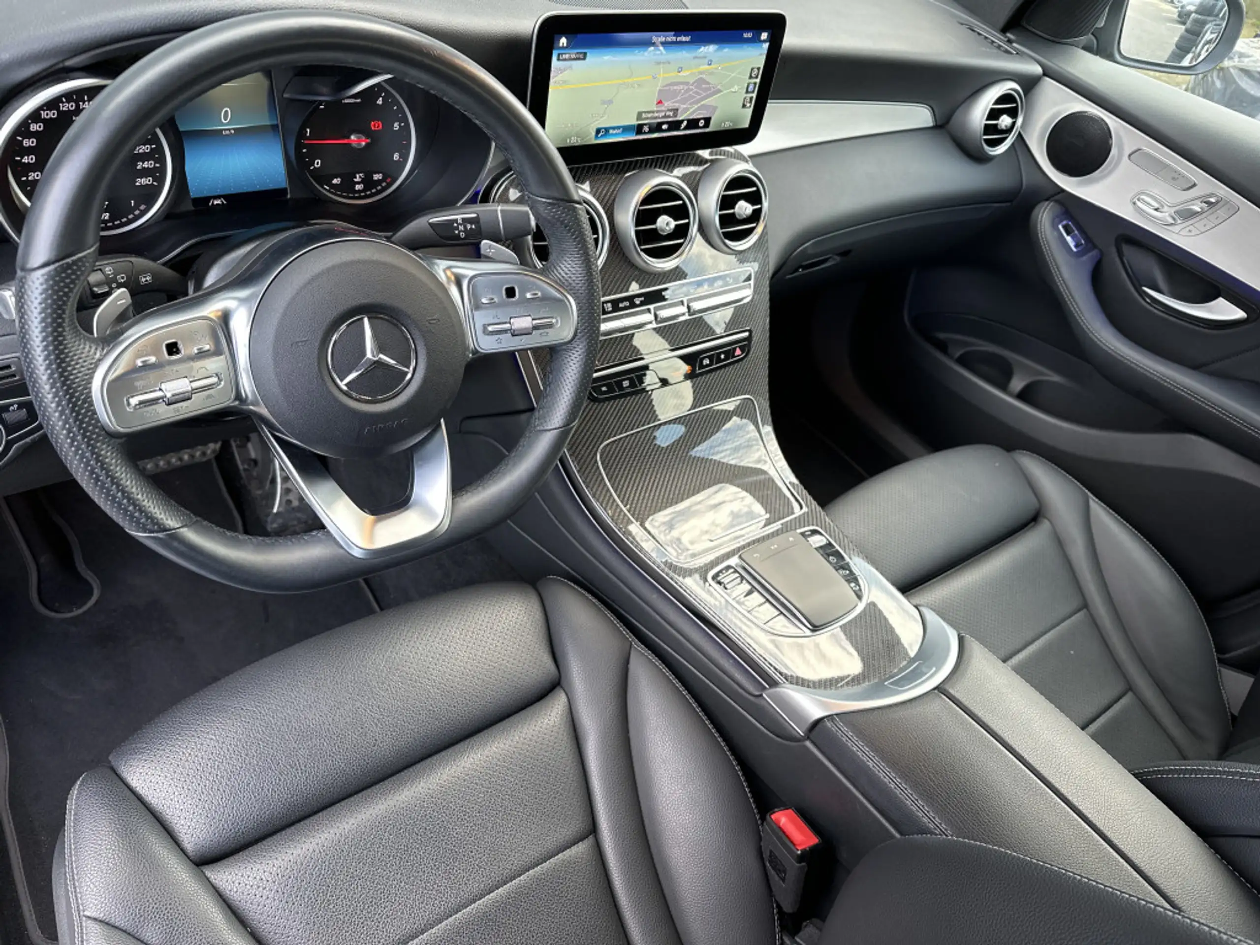 Mercedes-Benz - GLC 220