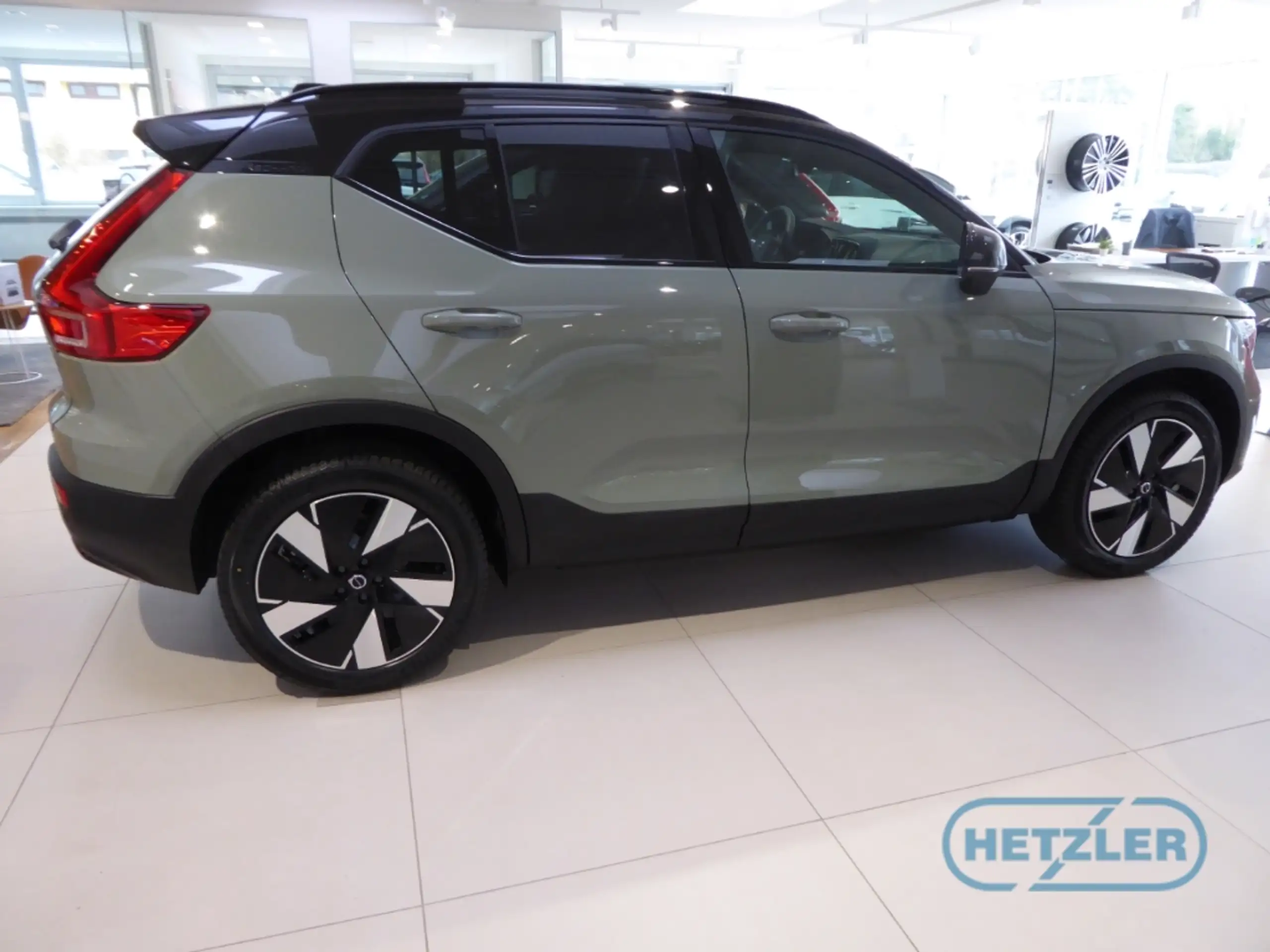 Volvo - XC40