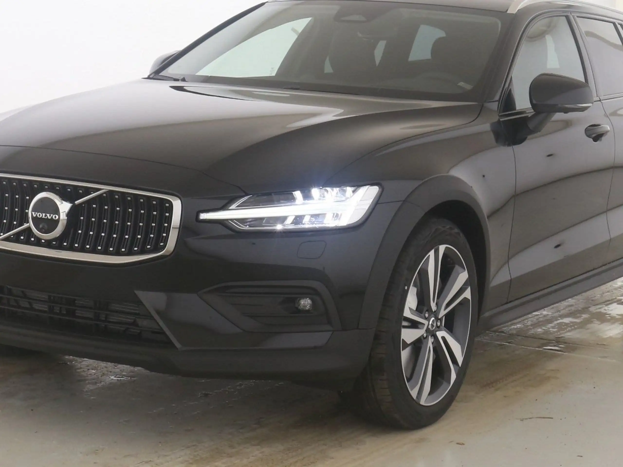 Volvo - V60 Cross Country