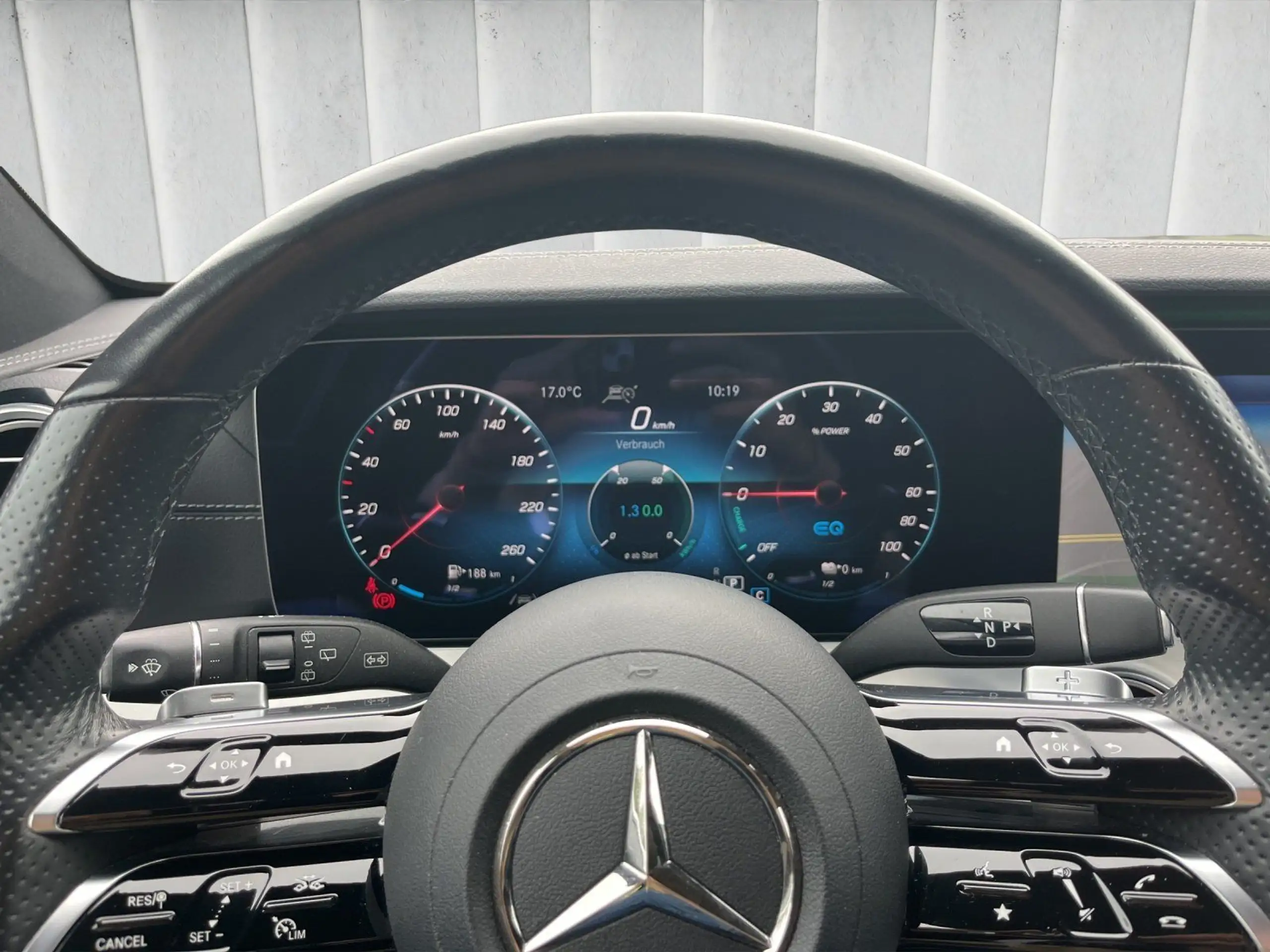 Mercedes-Benz - E 300