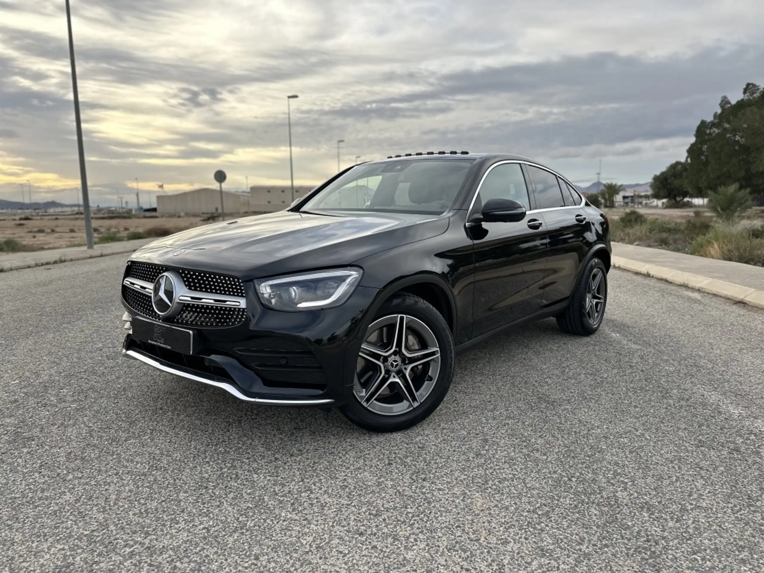 Mercedes-Benz - GLC 220