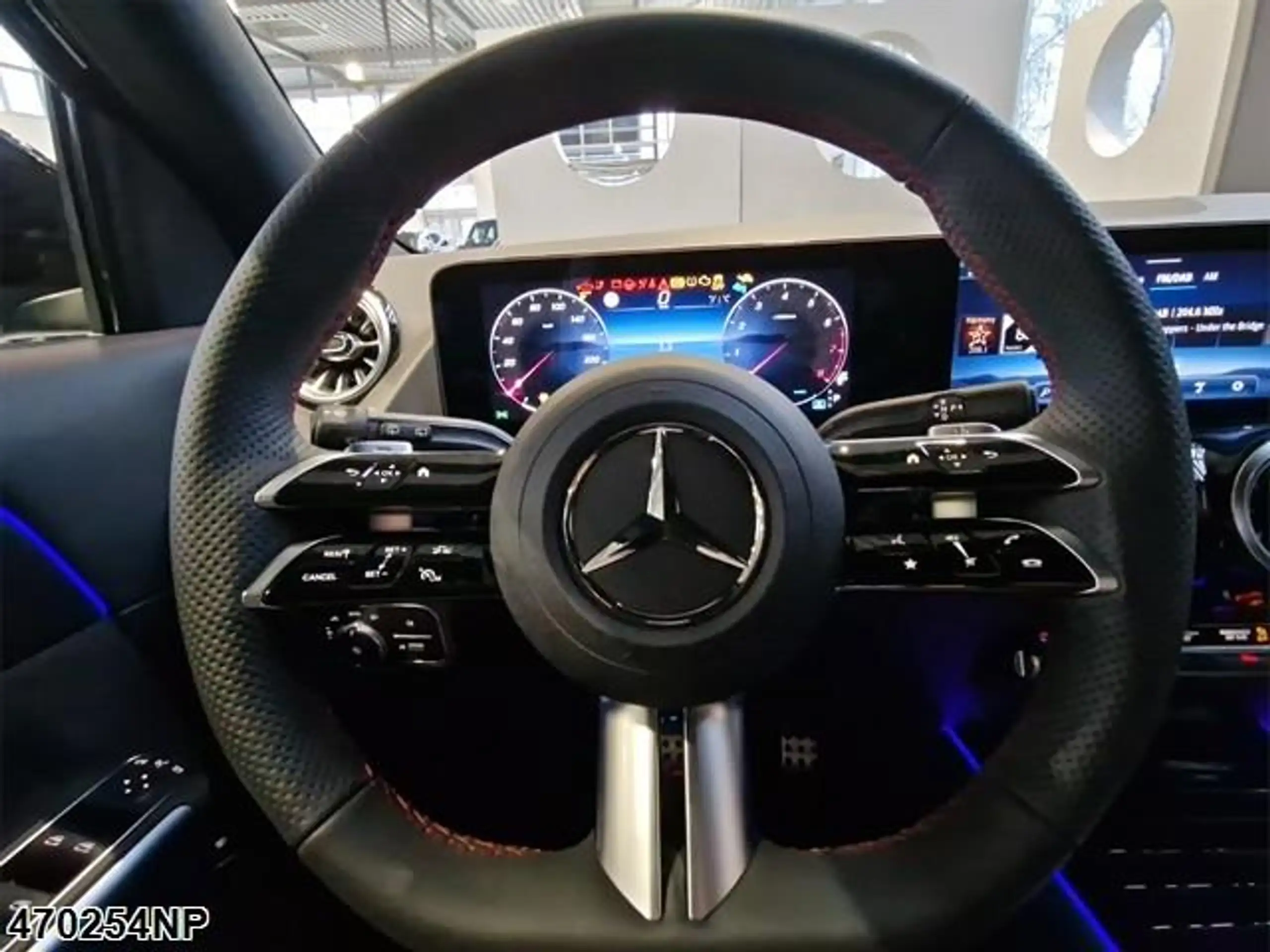 Mercedes-Benz - GLA 200