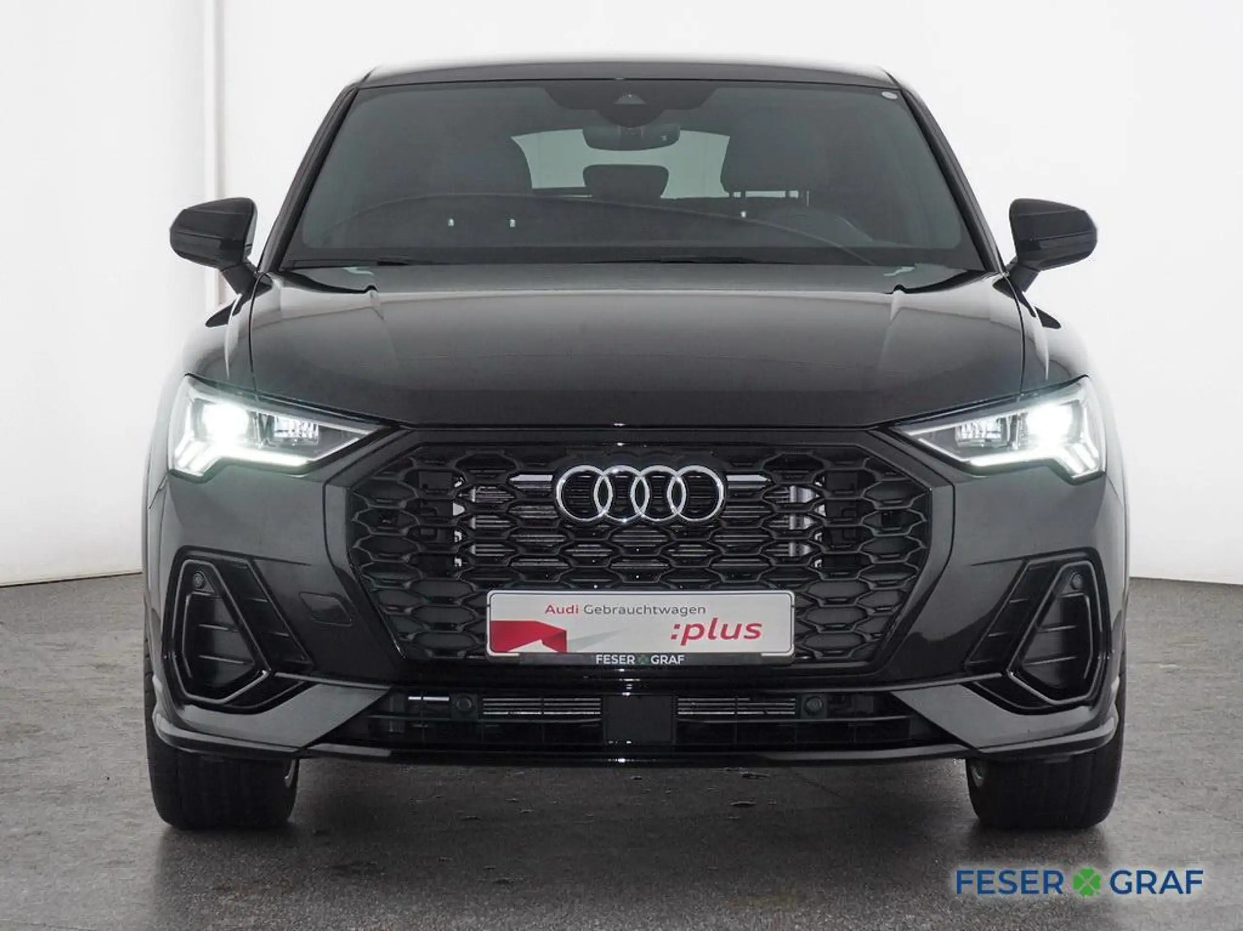 Audi - Q3