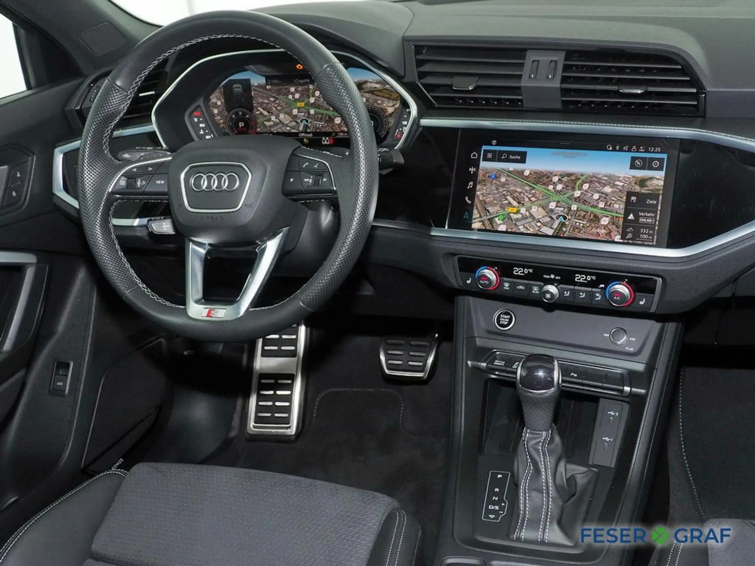 Audi - Q3