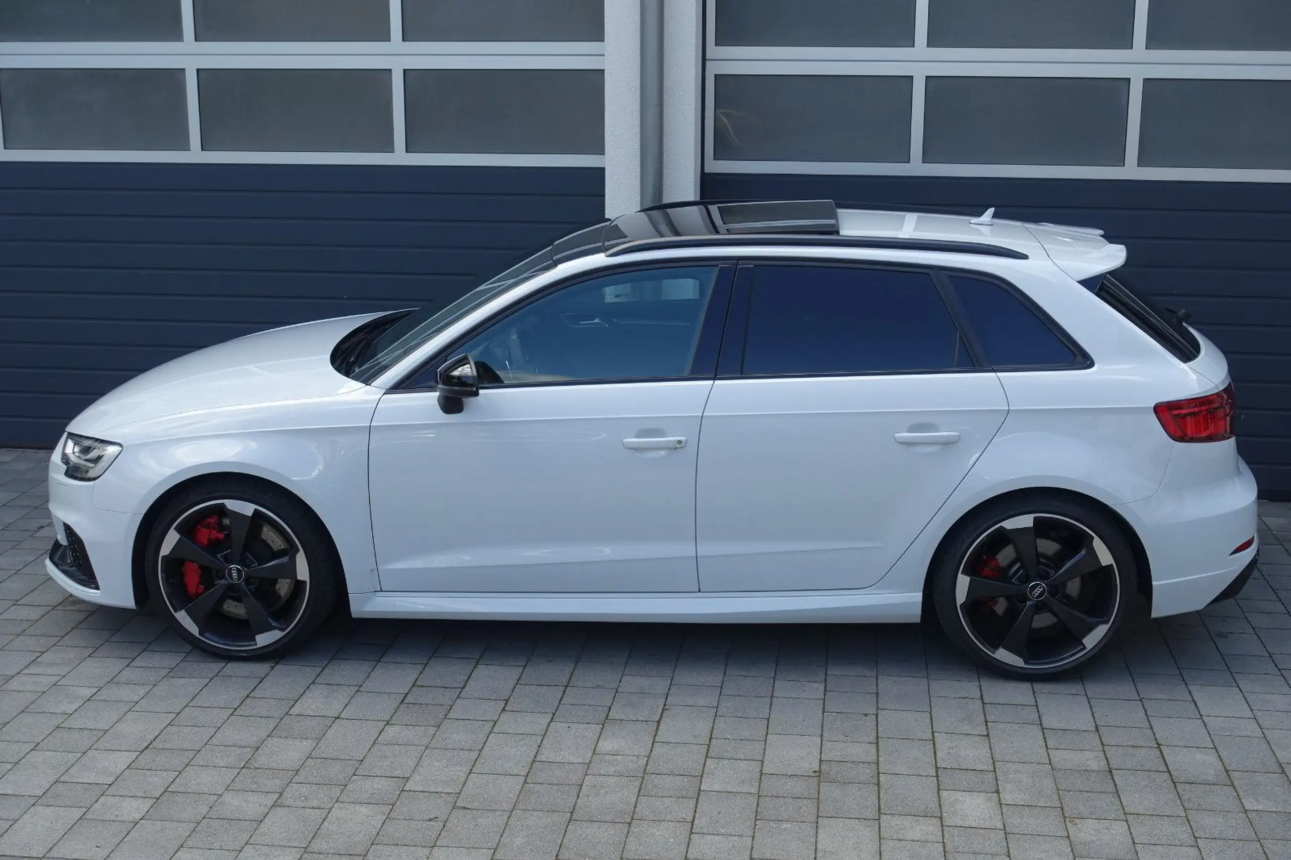 Audi - RS3