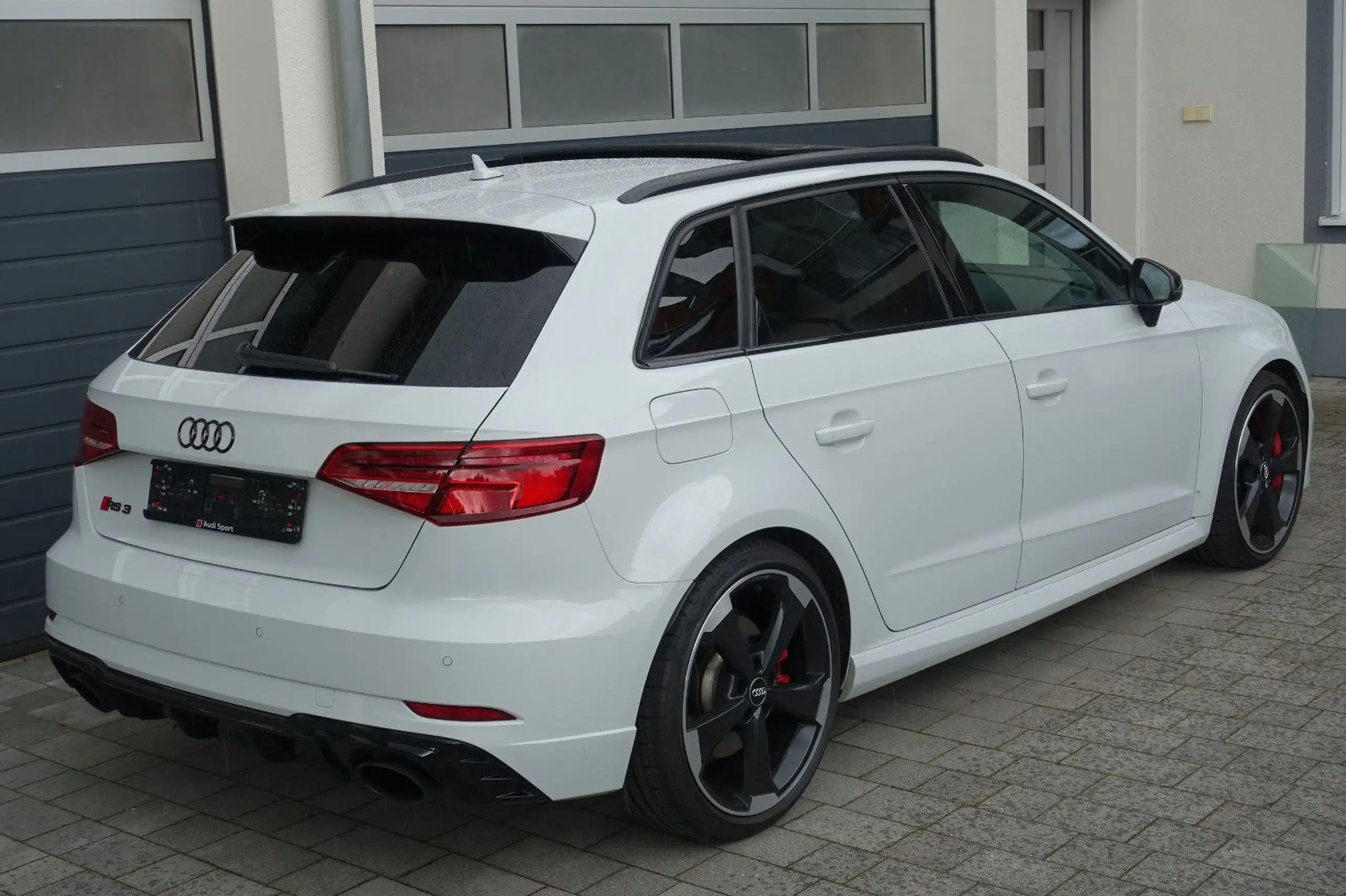 Audi - RS3