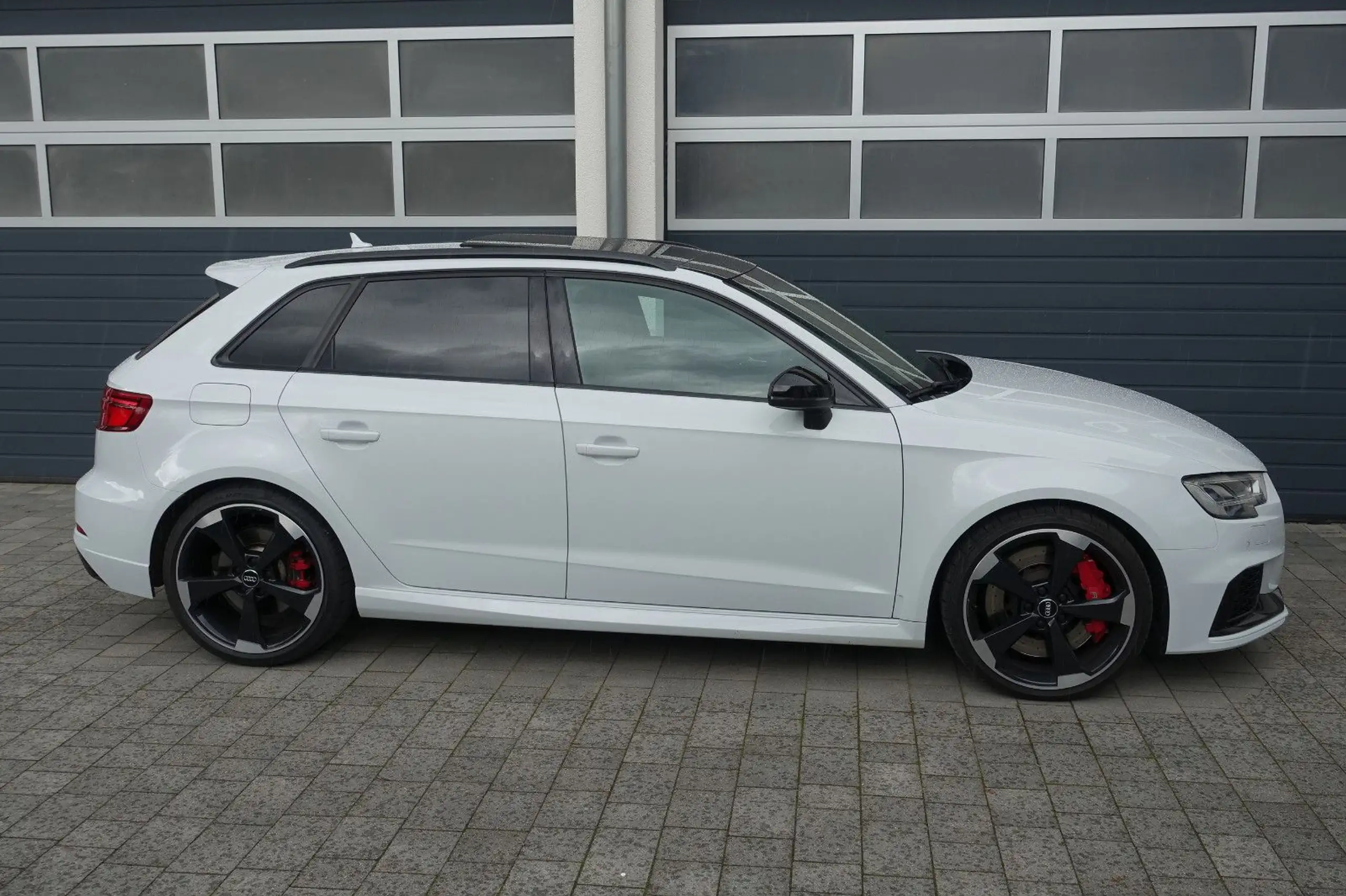 Audi - RS3