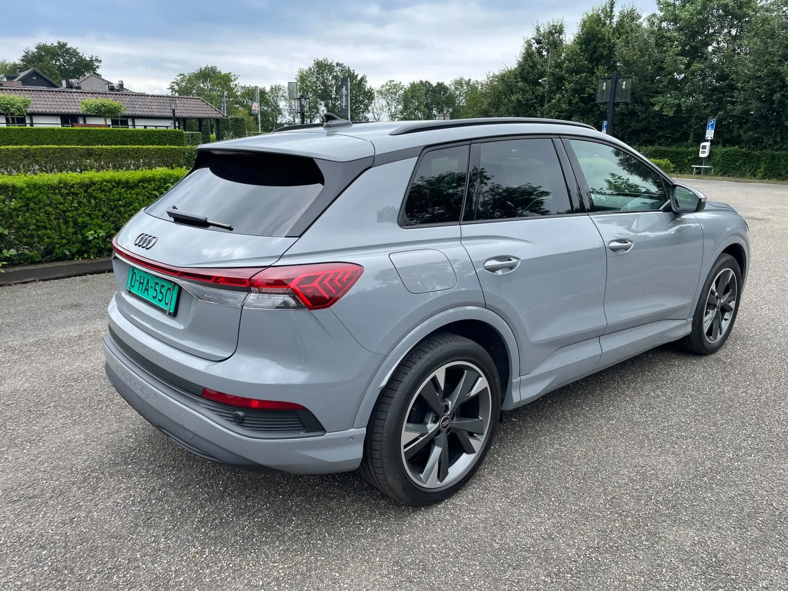 Audi - Q4 e-tron