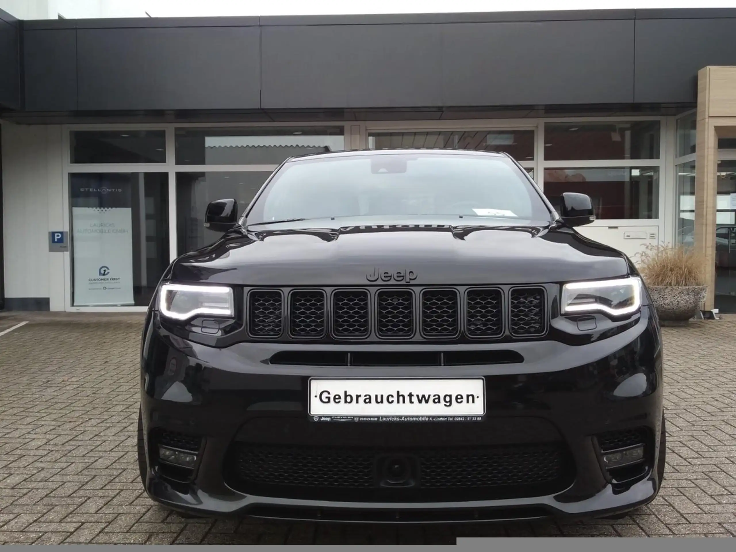 Jeep - Grand Cherokee