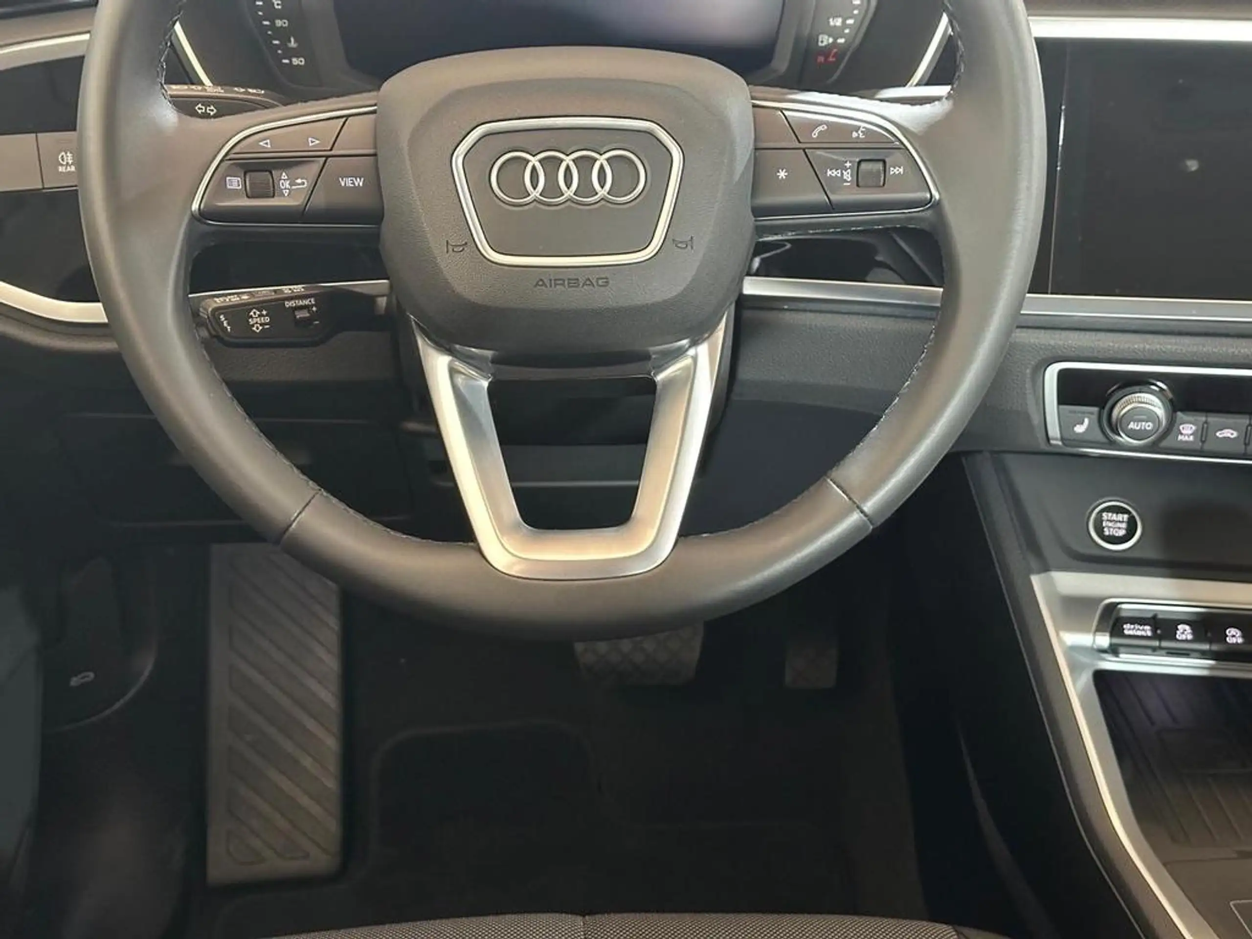 Audi - Q3