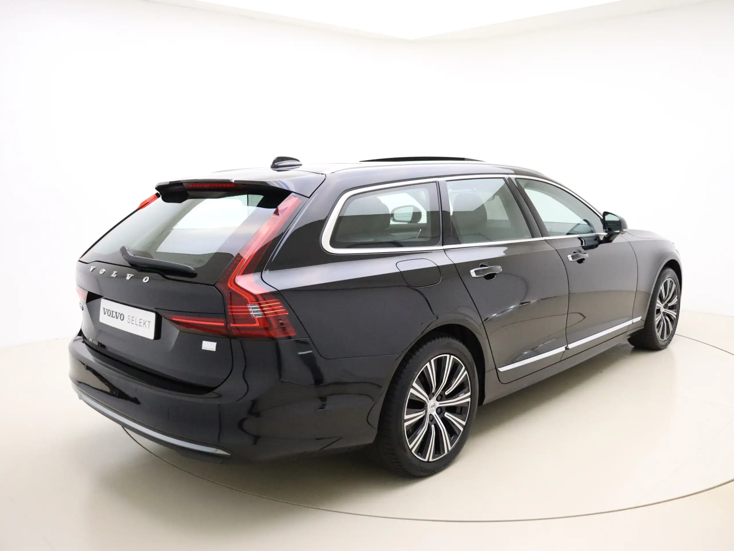 Volvo - V90