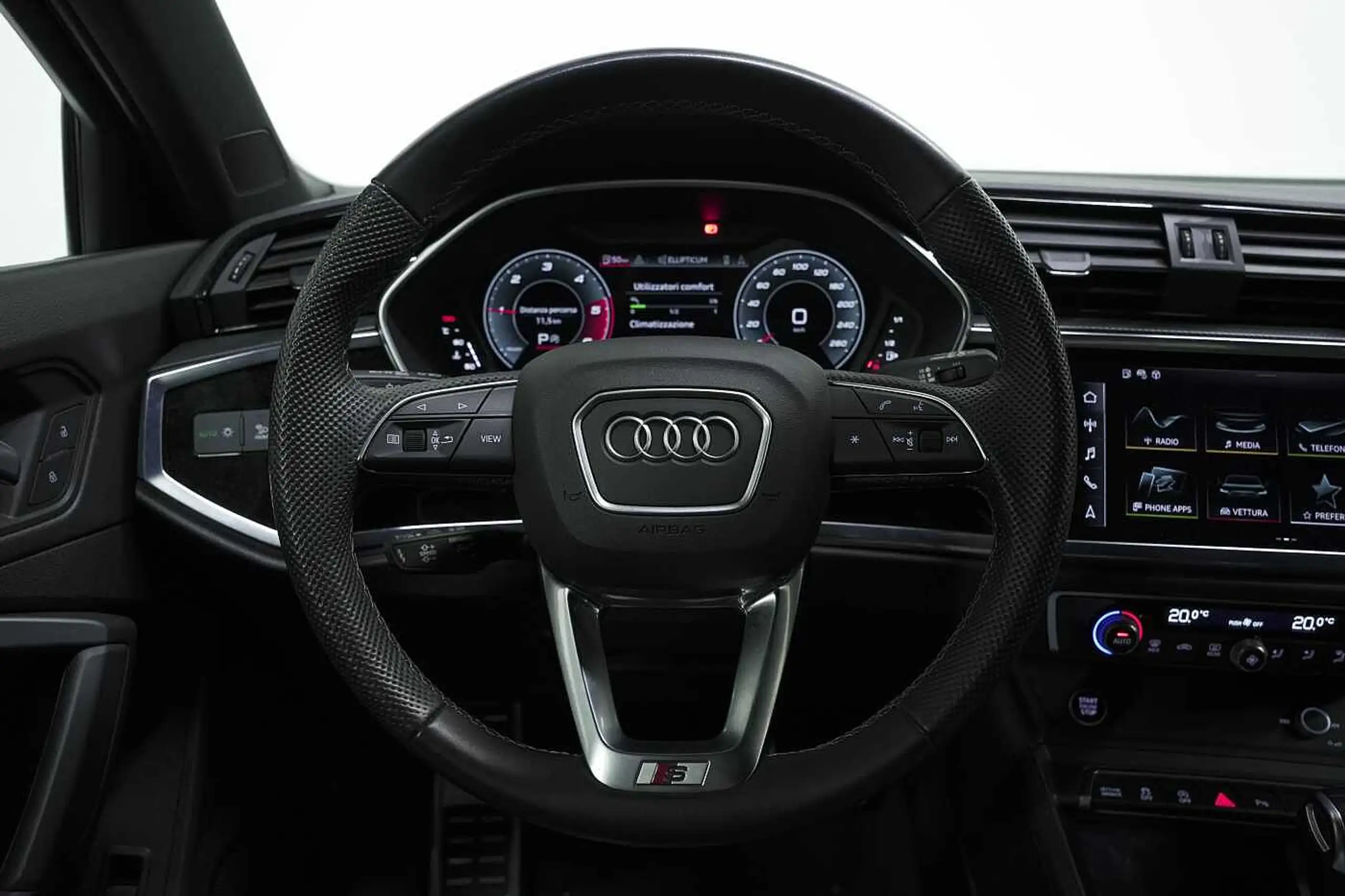 Audi - Q3