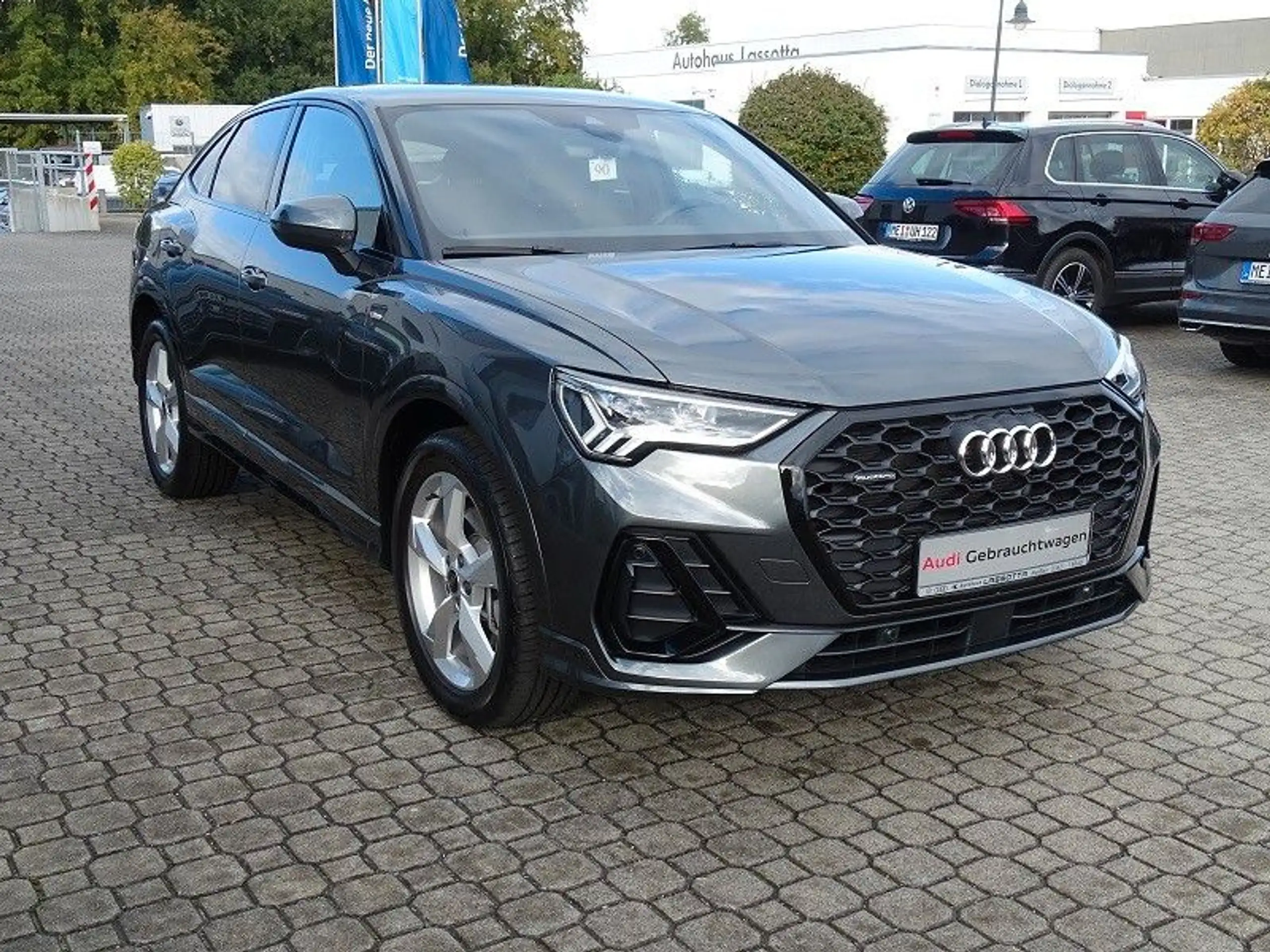 Audi - Q3