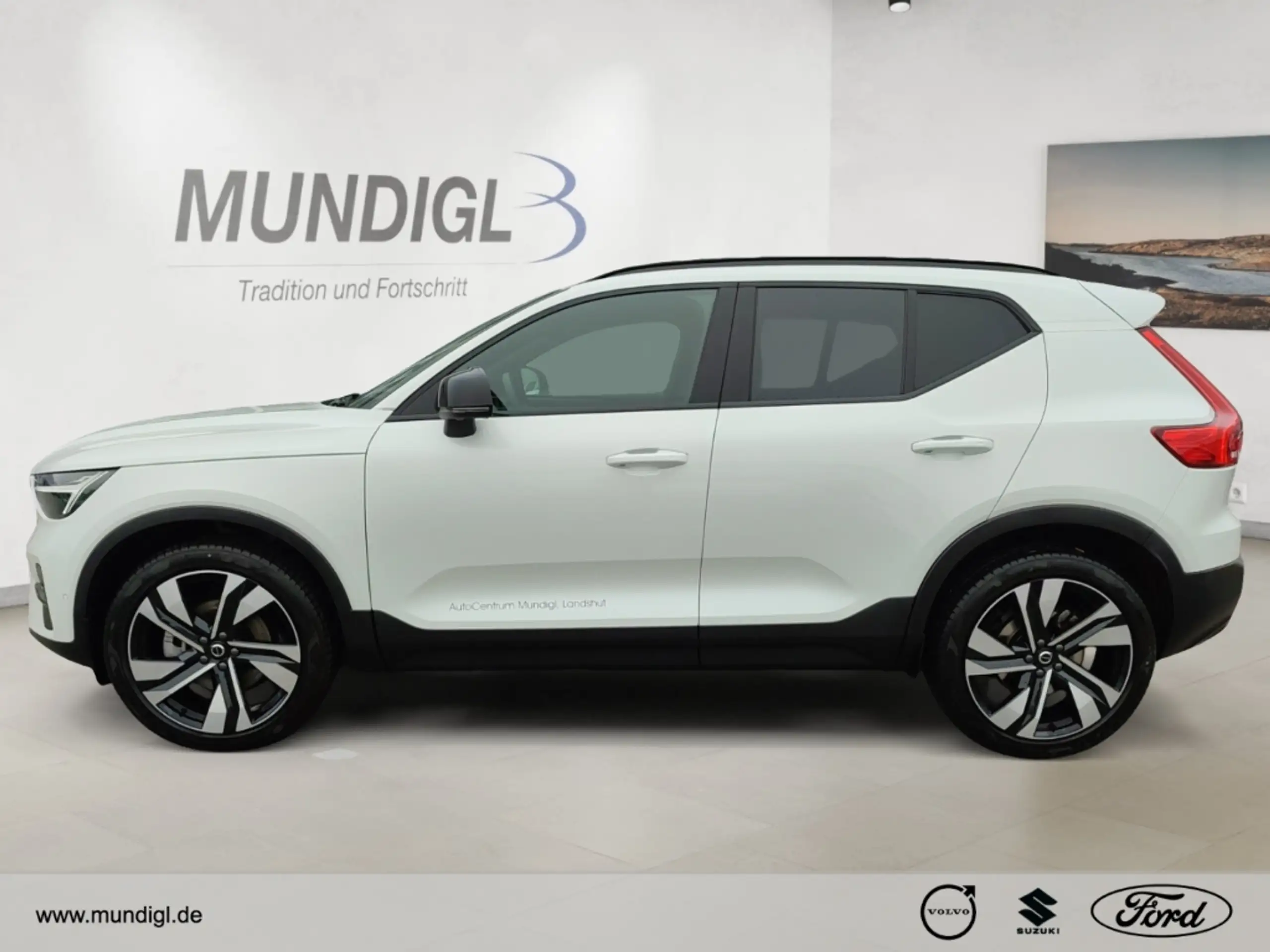 Volvo - XC40