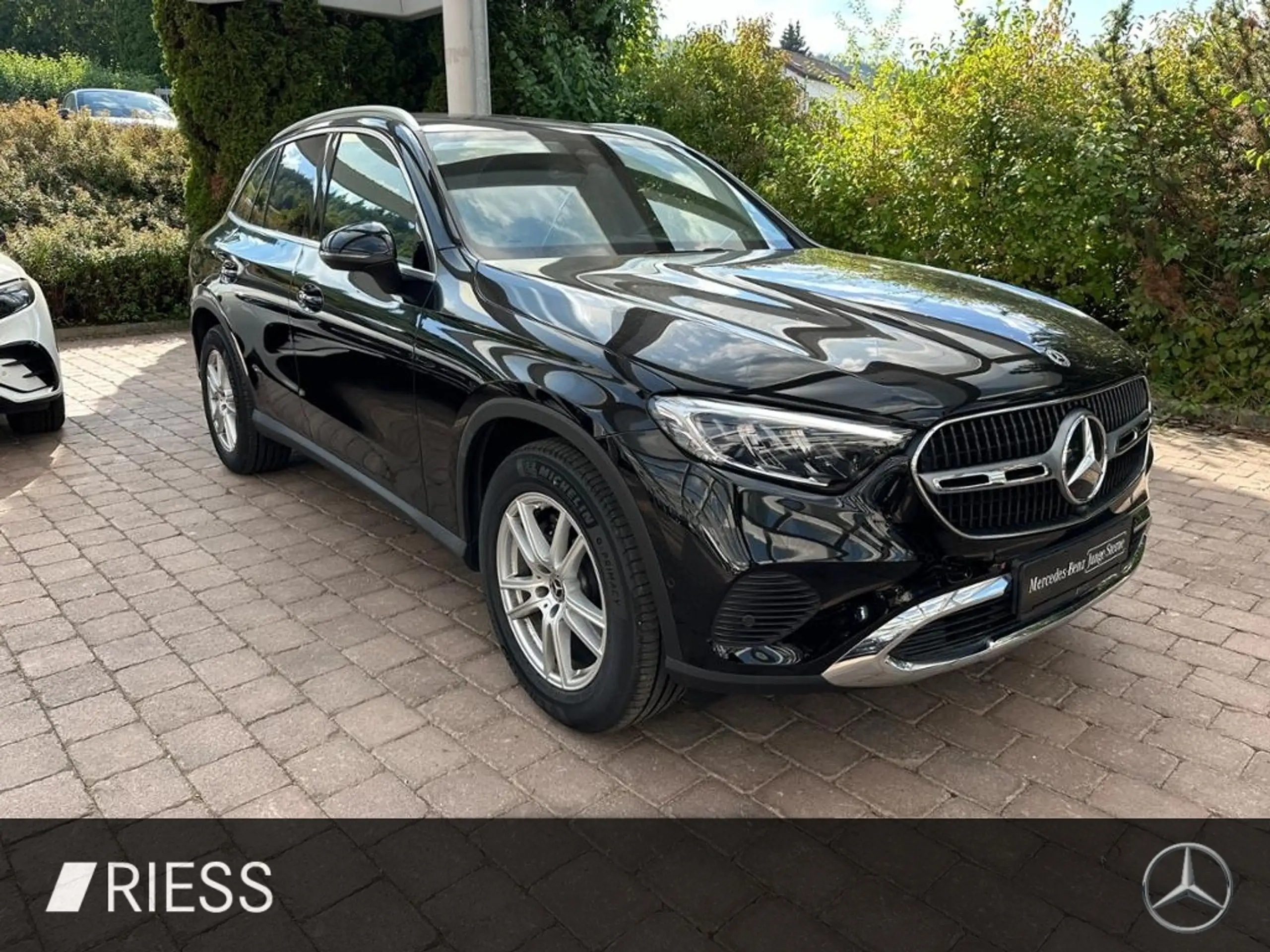 Mercedes-Benz - GLC 200