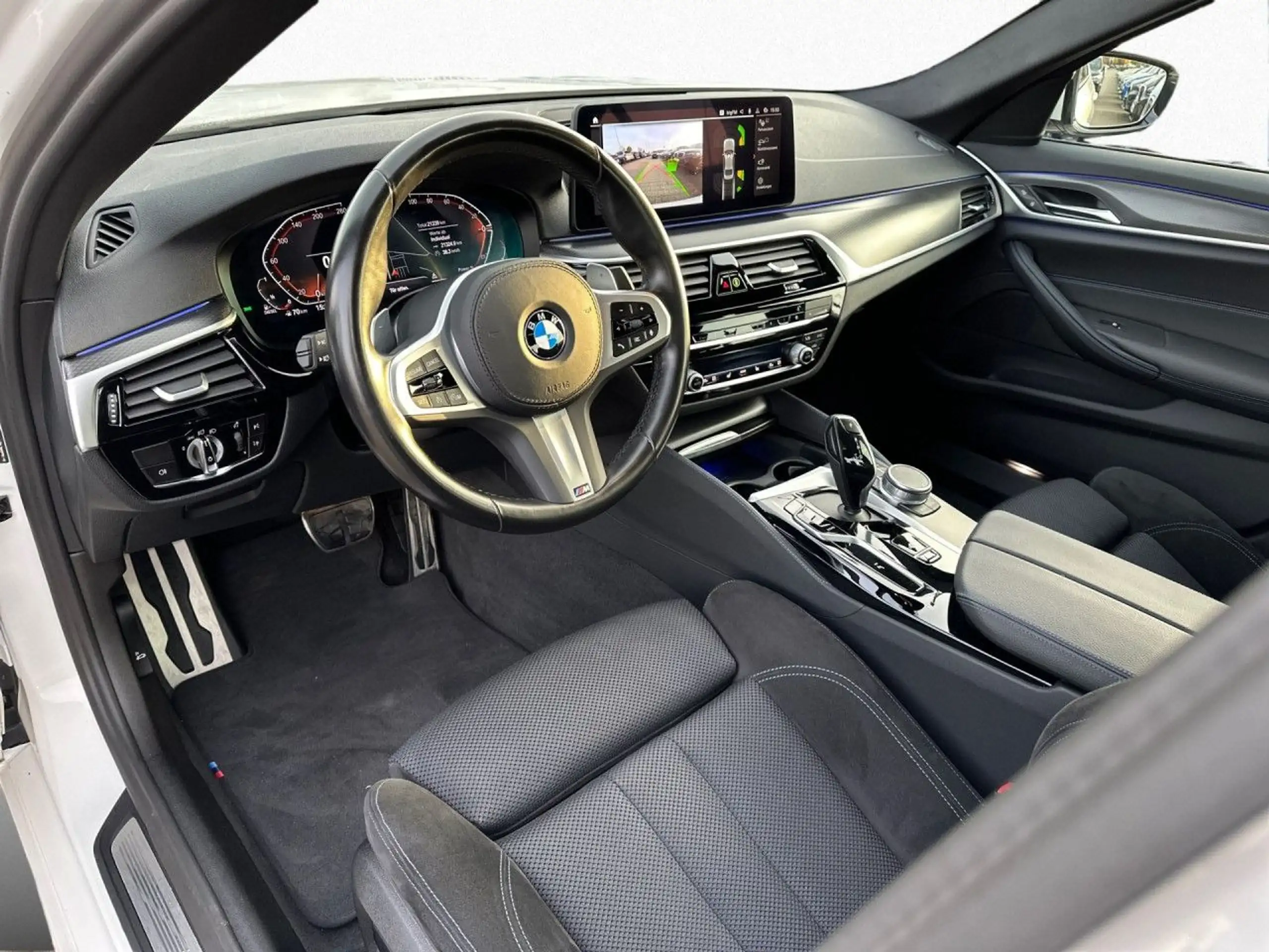 BMW - 530