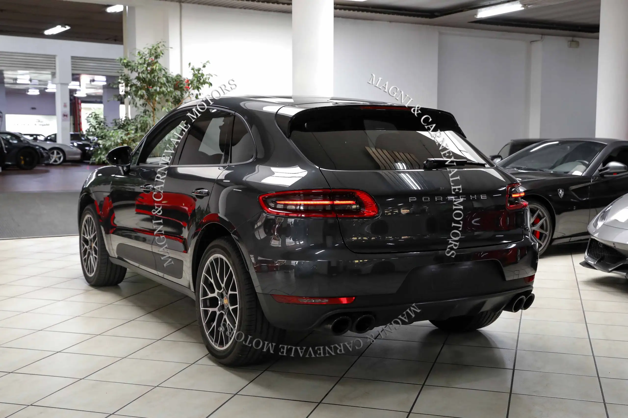 Porsche - Macan