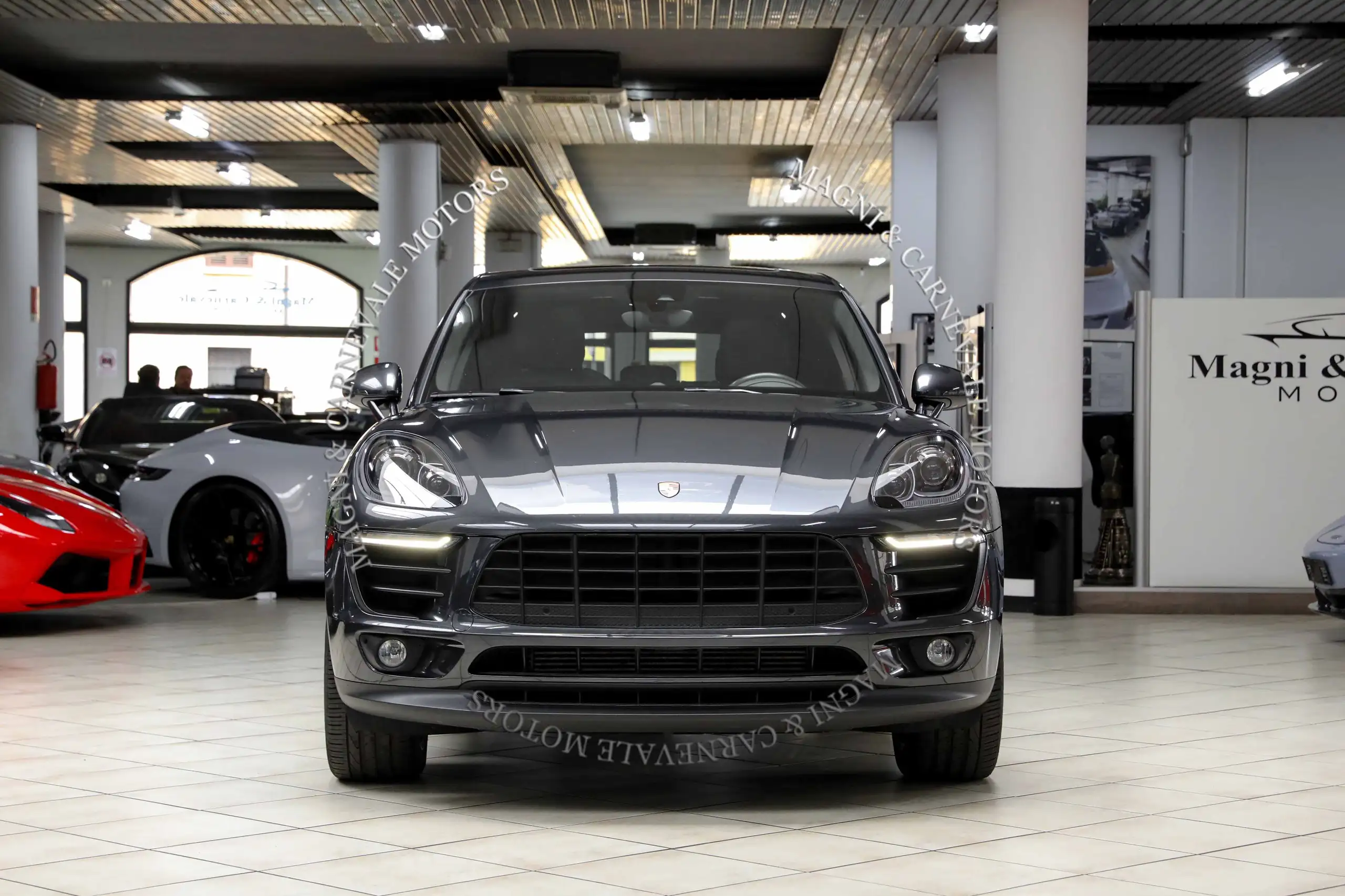 Porsche - Macan