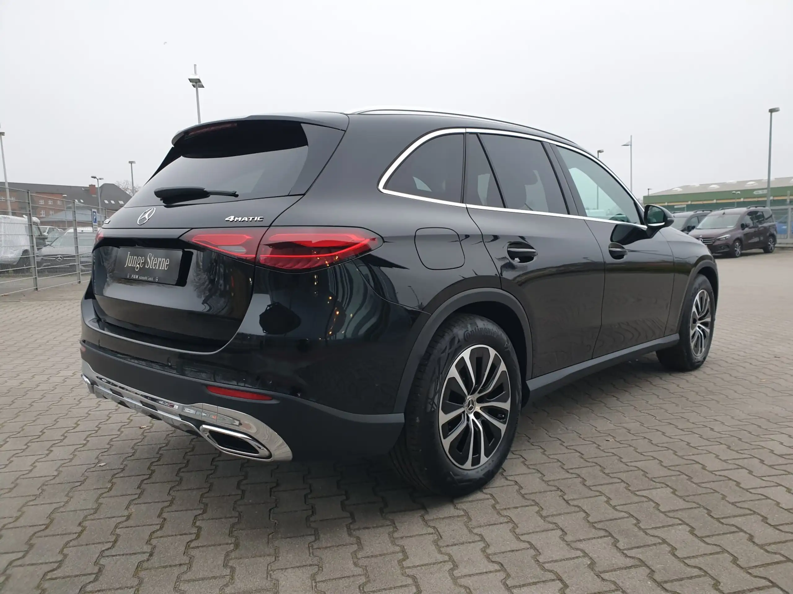 Mercedes-Benz - GLC 220