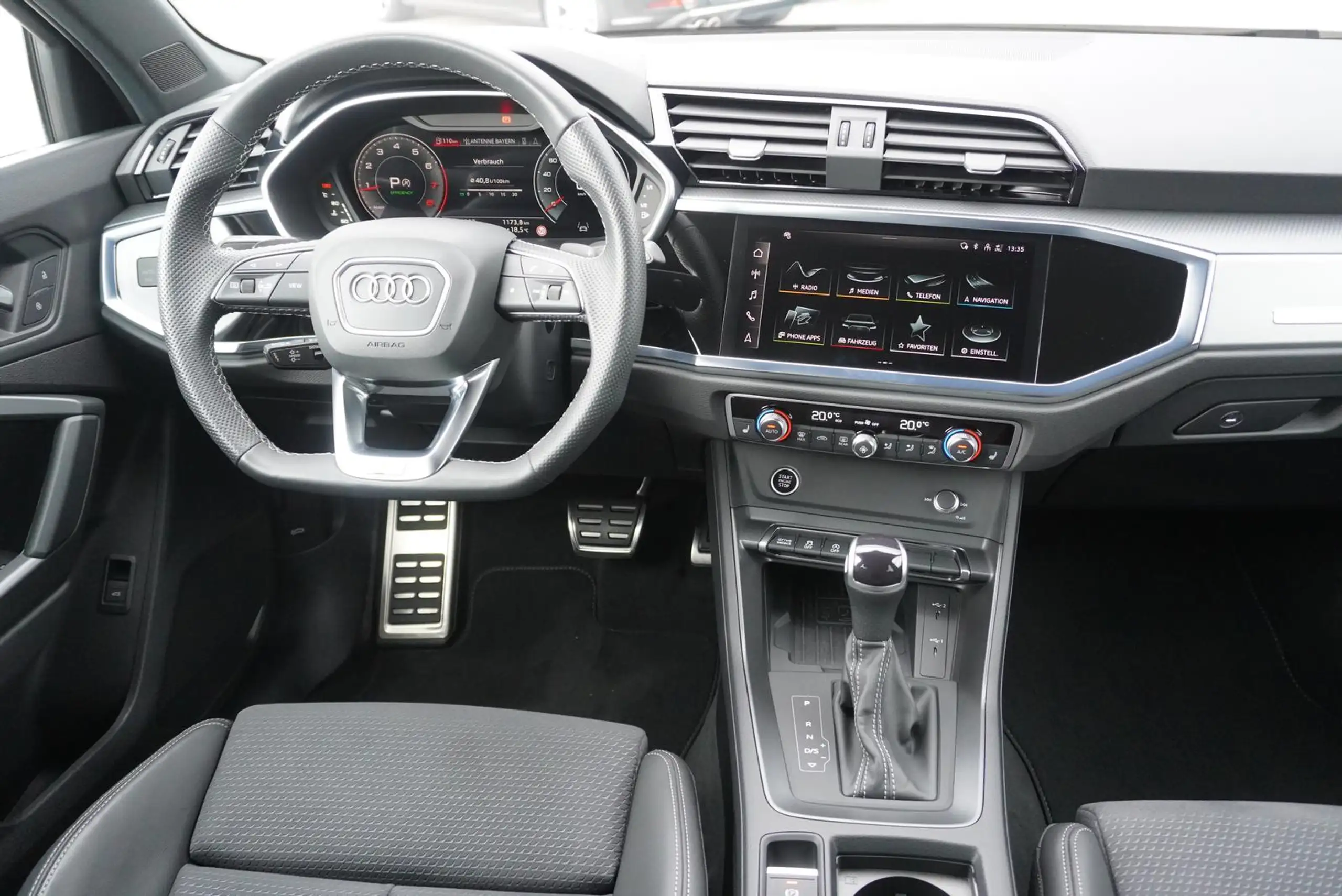 Audi - Q3