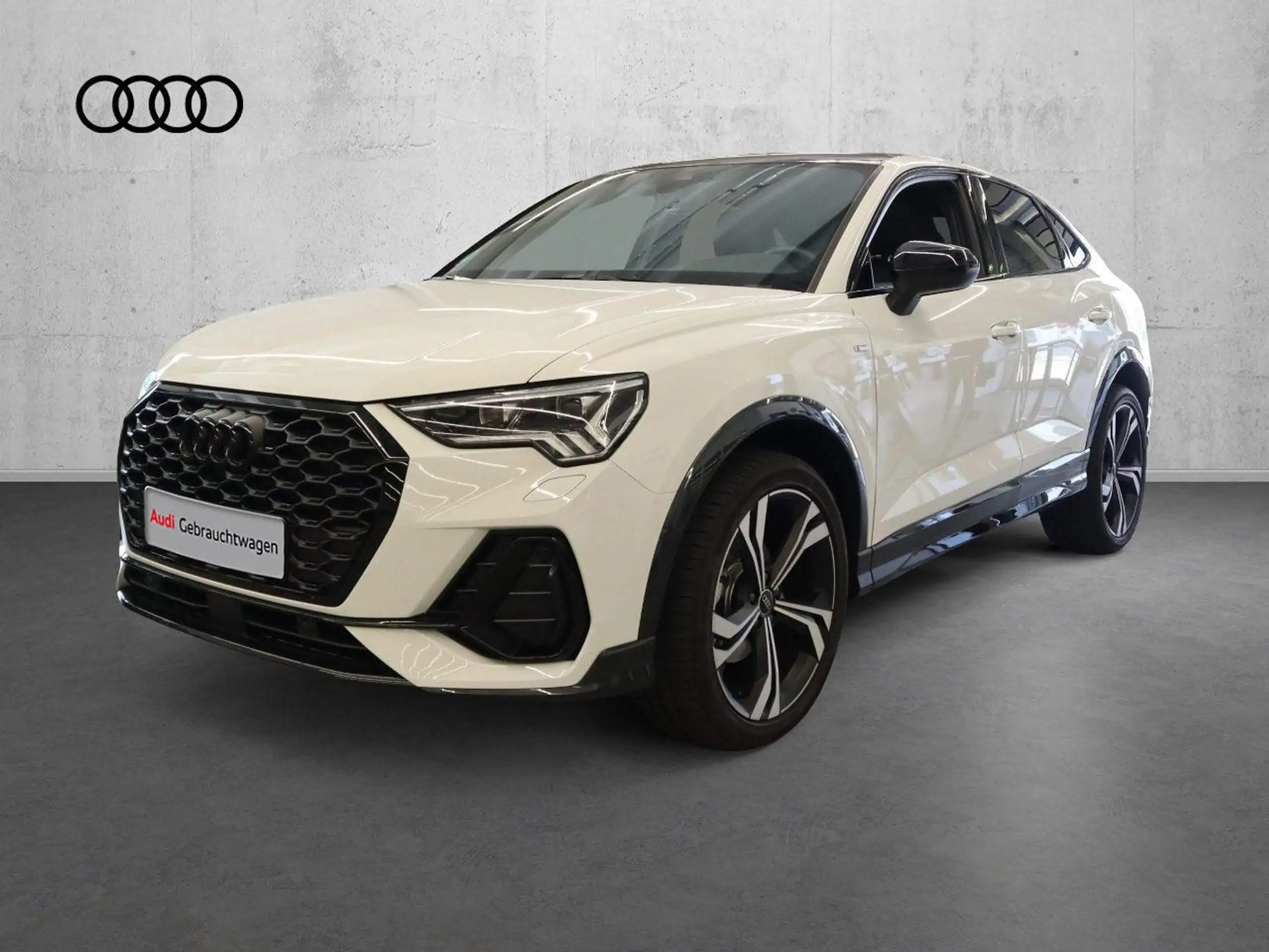 Audi - Q3