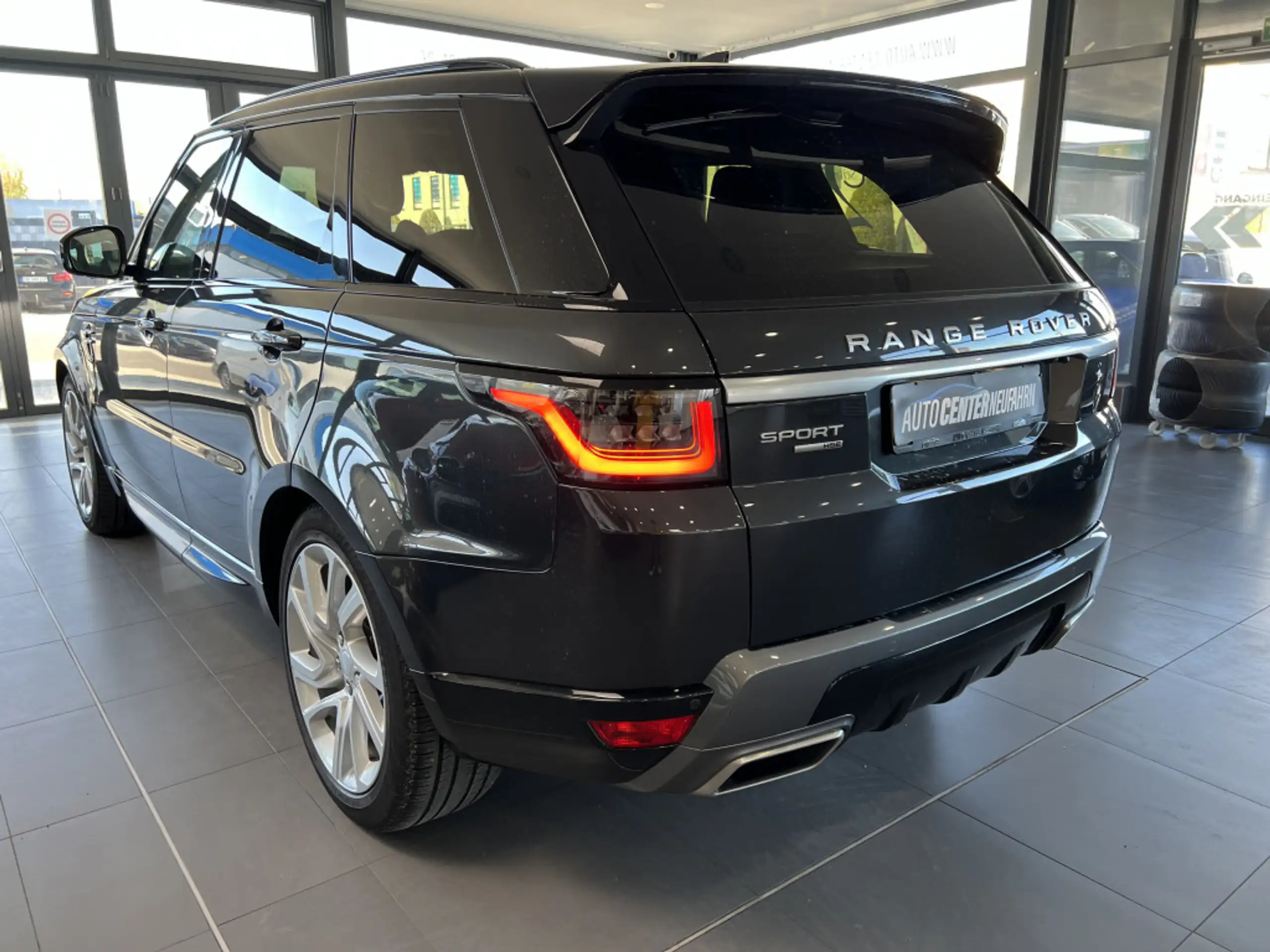 Land Rover - Range Rover Sport