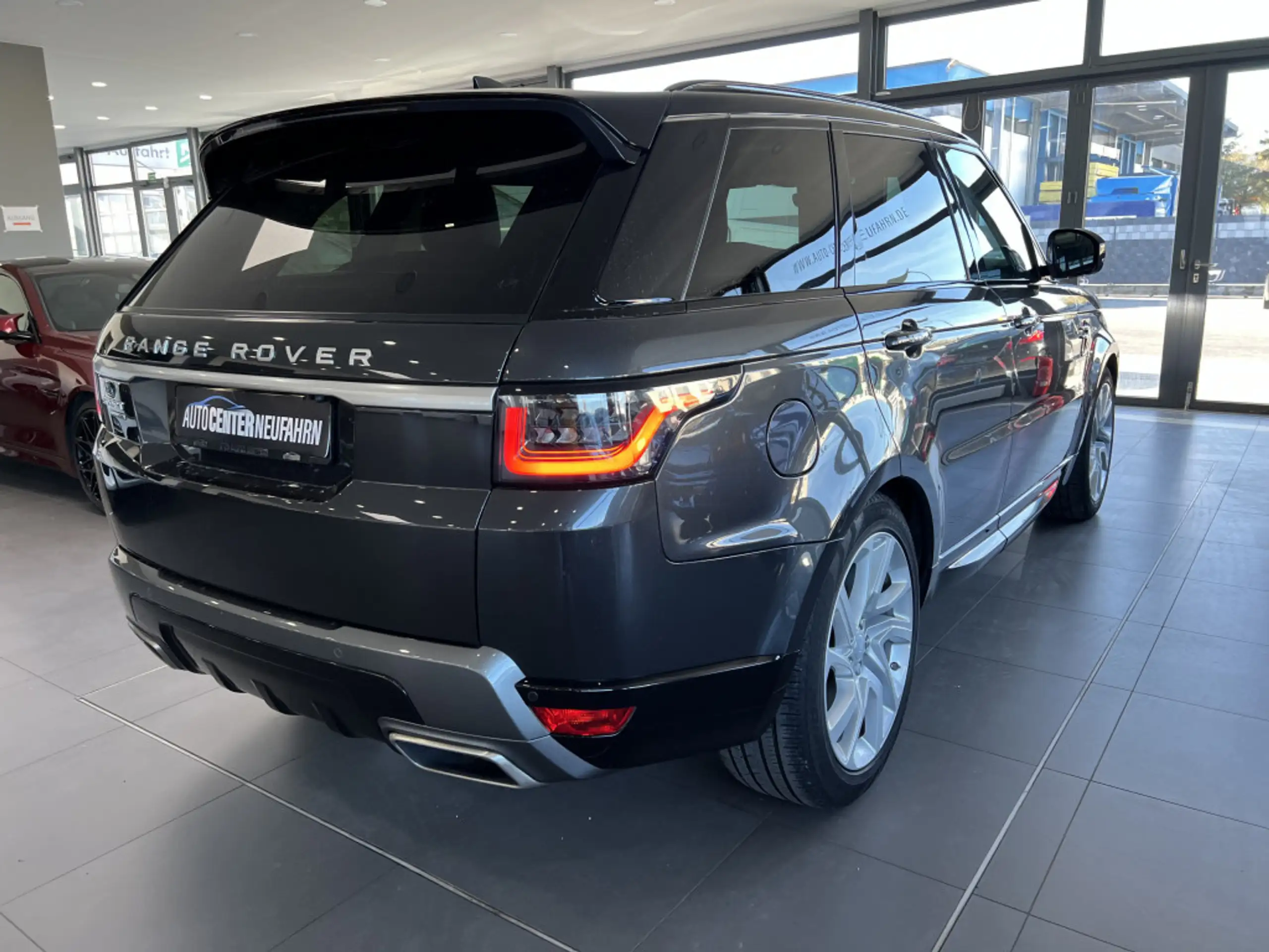 Land Rover - Range Rover Sport