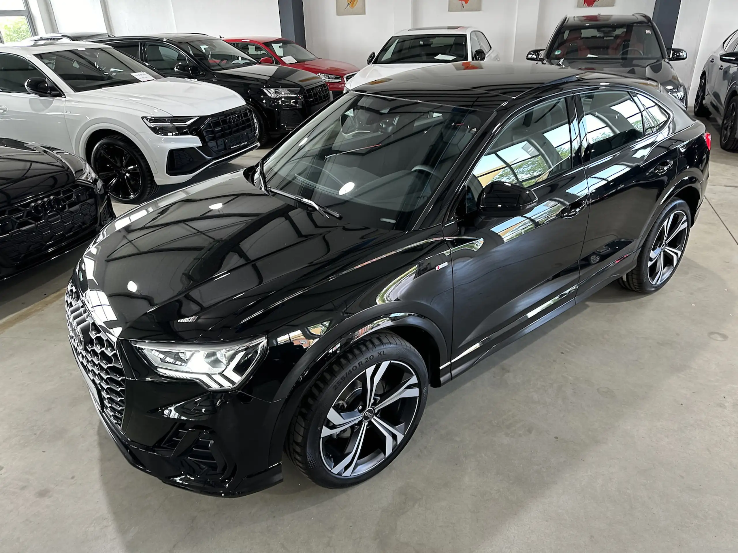 Audi - Q3