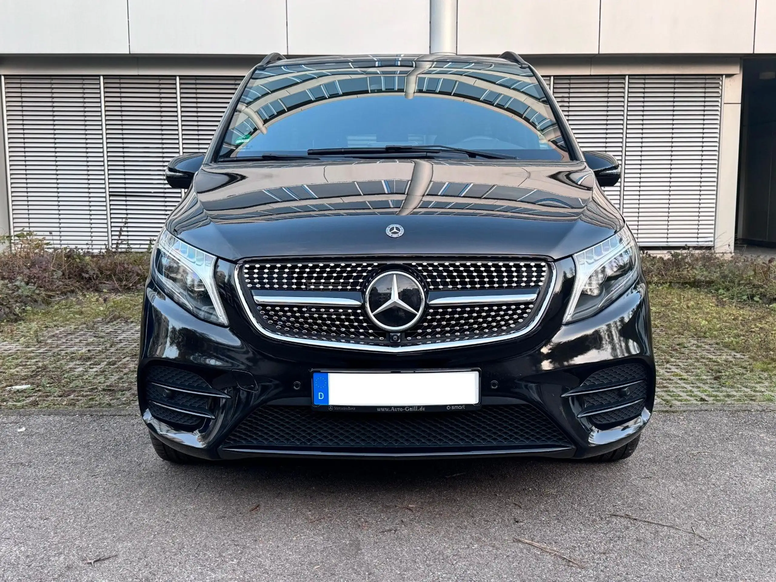 Mercedes-Benz - V 250