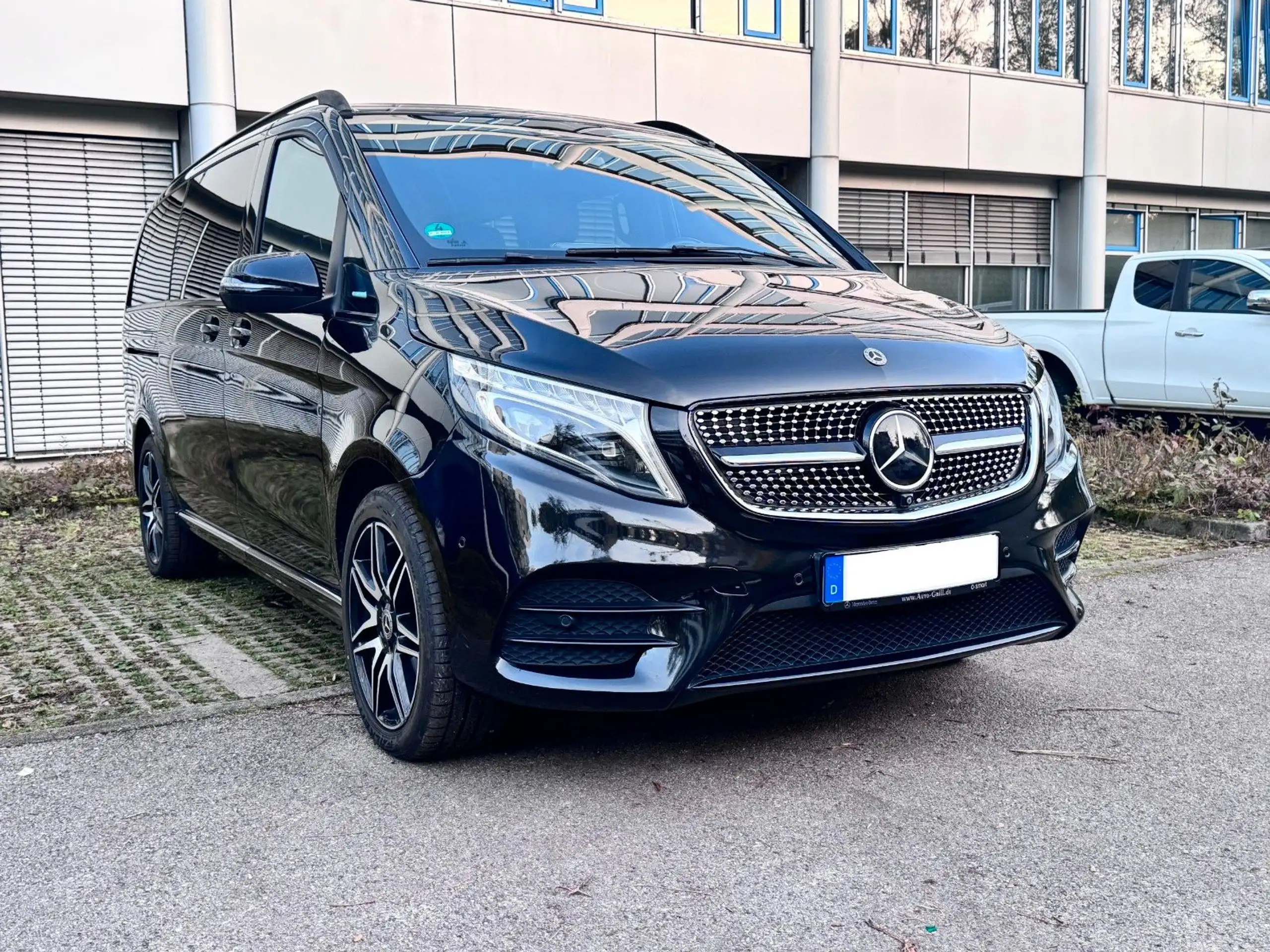 Mercedes-Benz - V 250