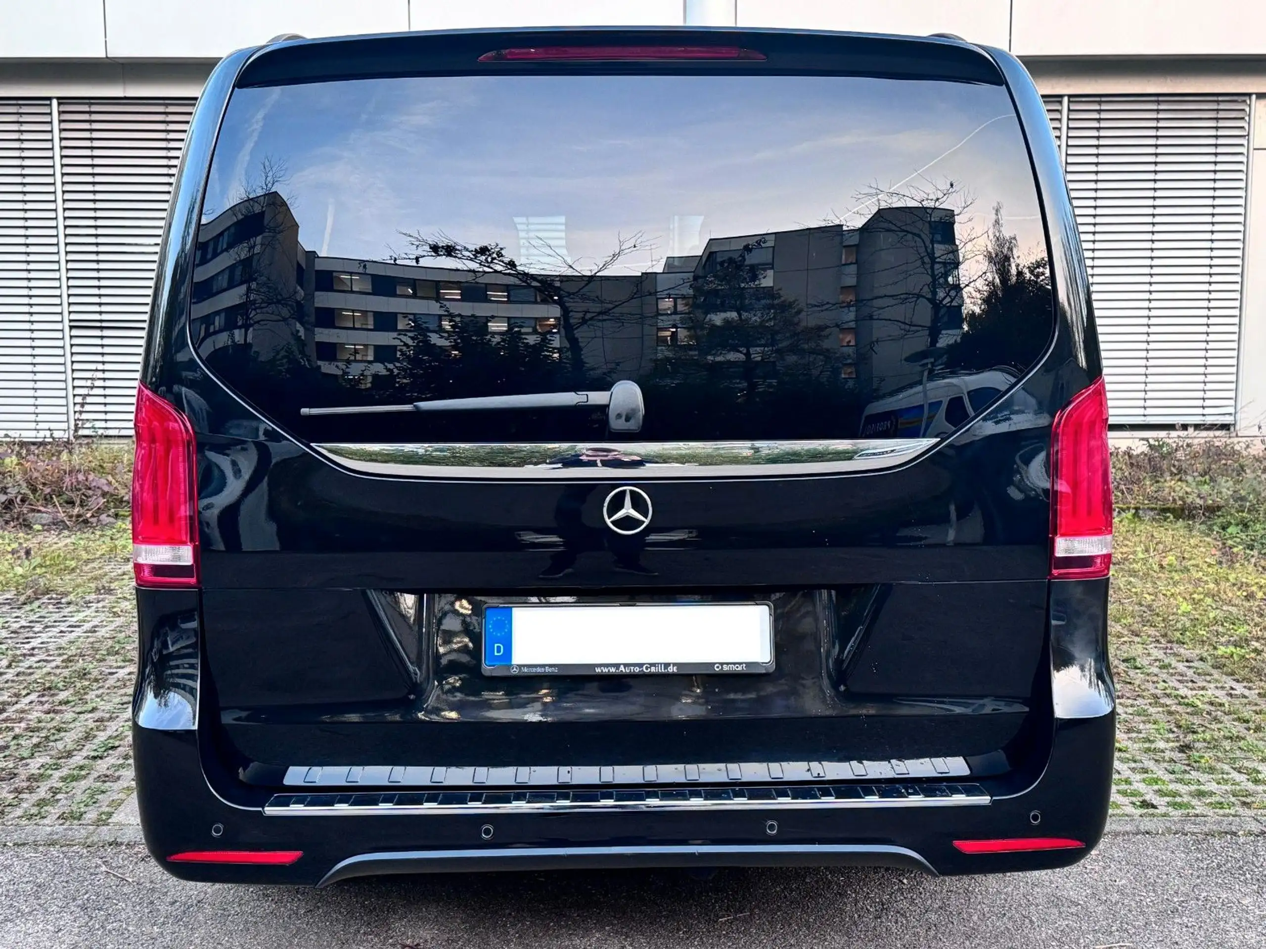 Mercedes-Benz - V 250