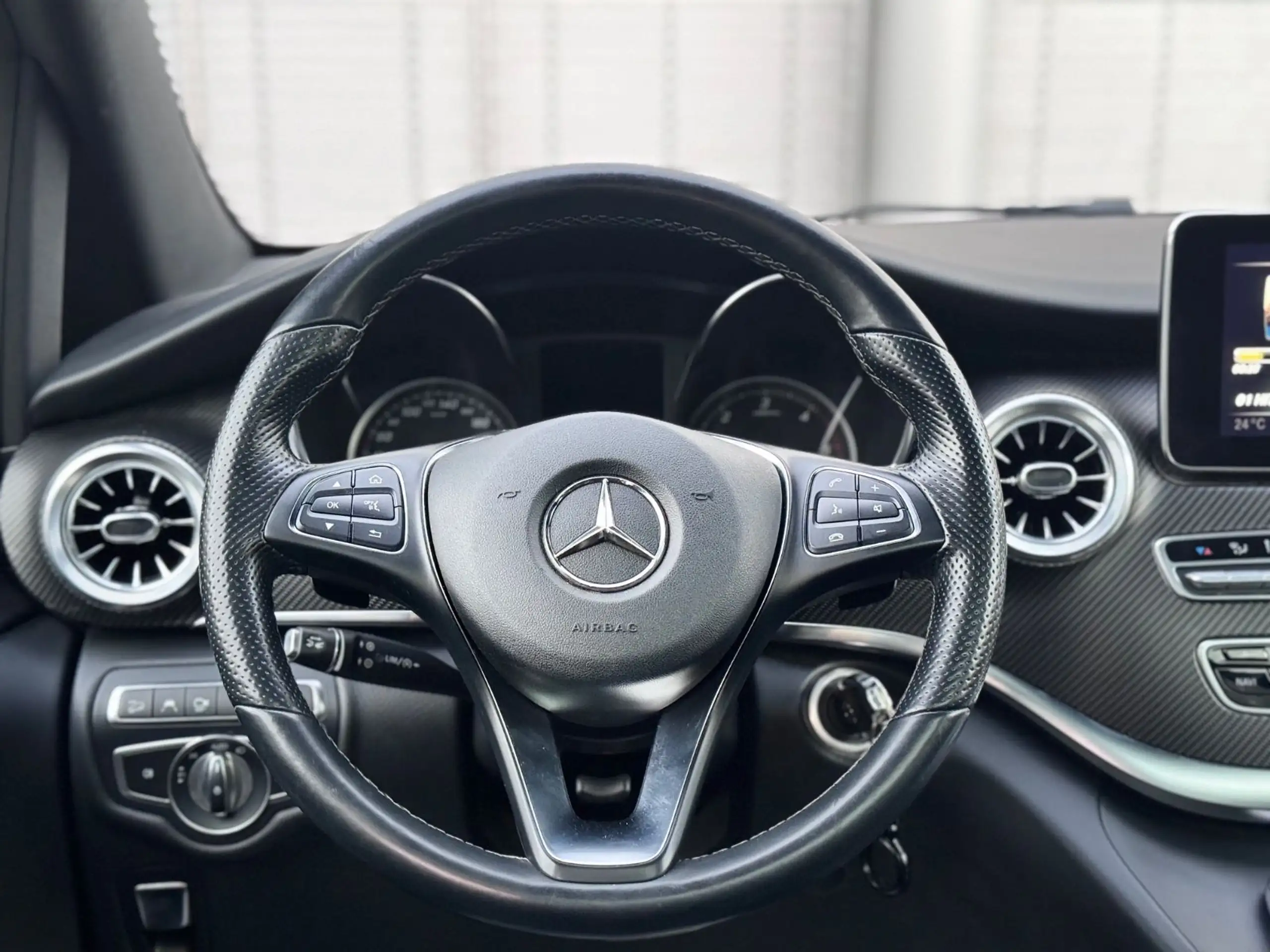 Mercedes-Benz - V 250