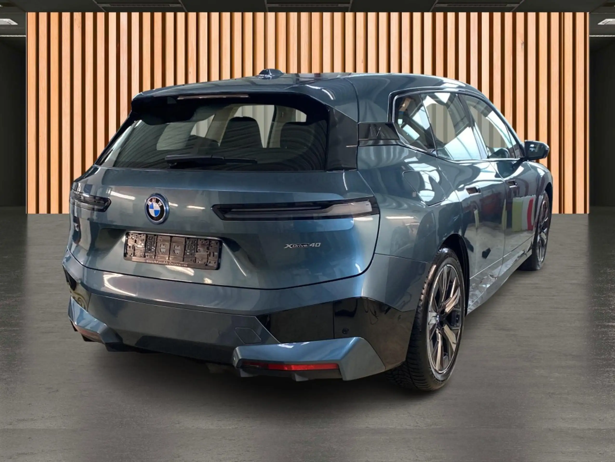 BMW - iX