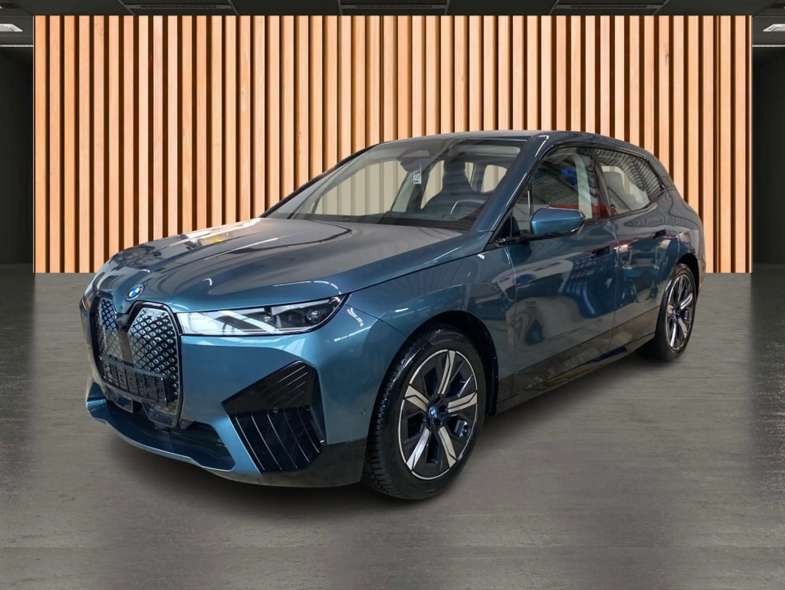 BMW - iX