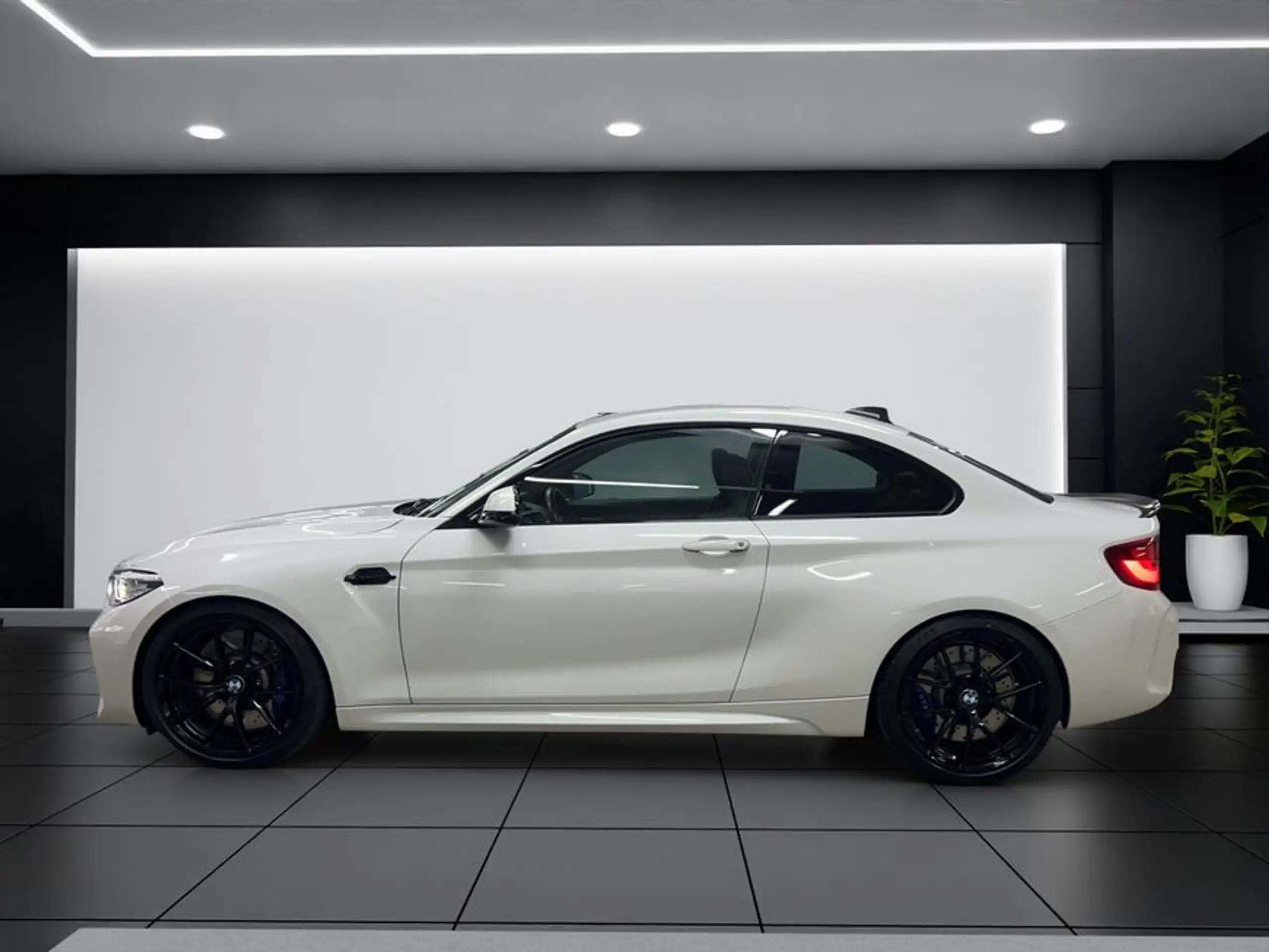 BMW - M2