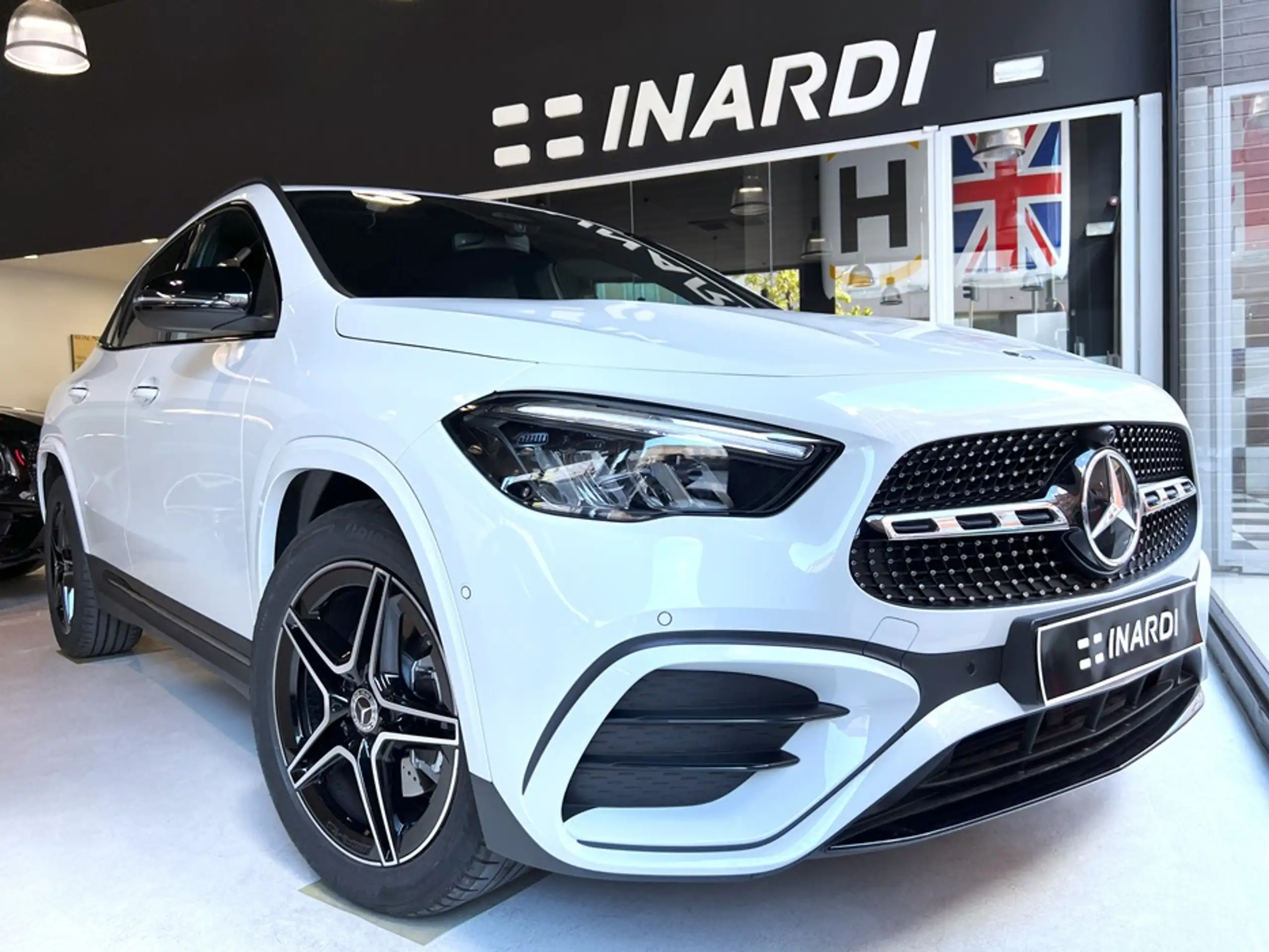 Mercedes-Benz - GLA 200