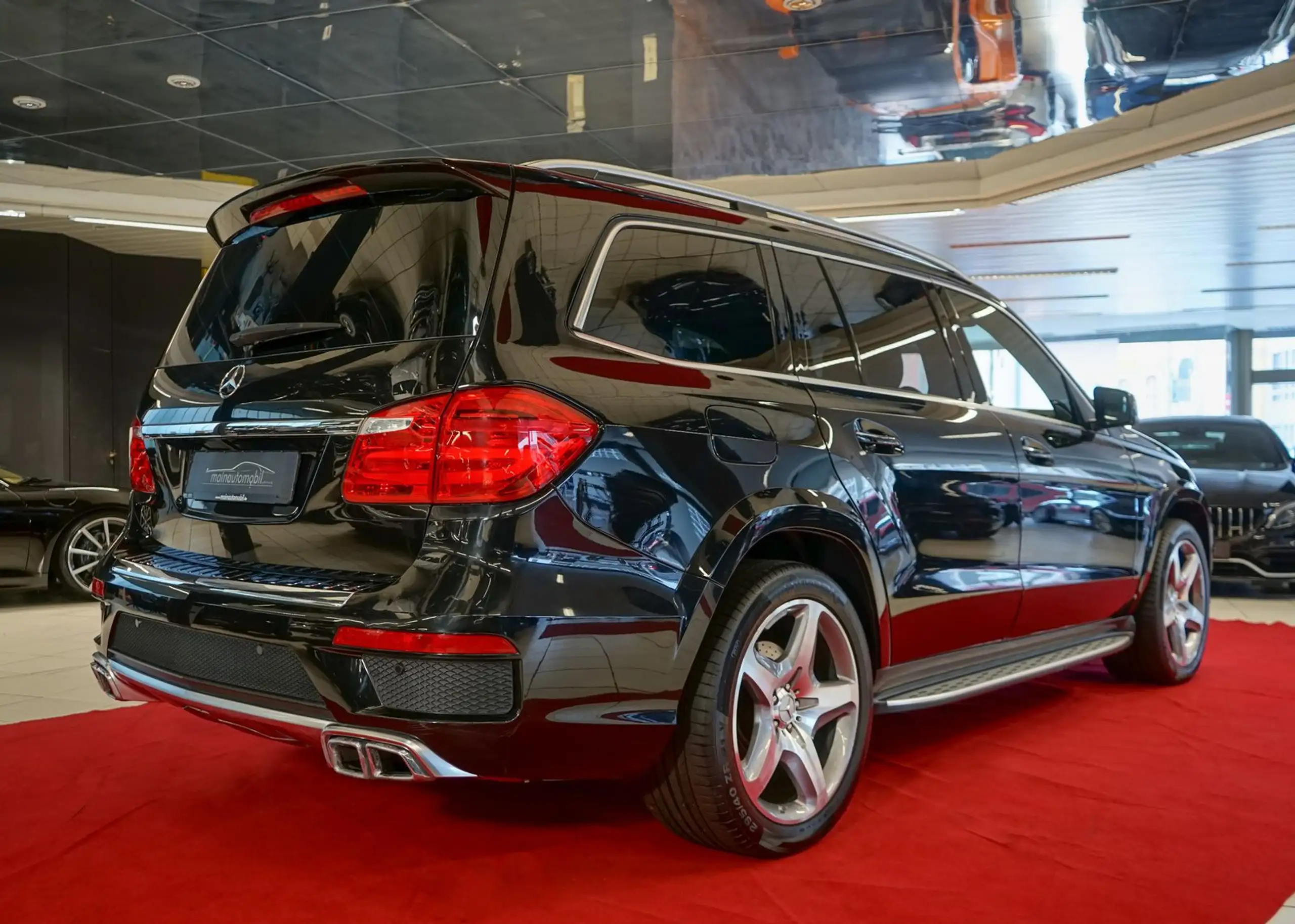 Mercedes-Benz - GL 63 AMG