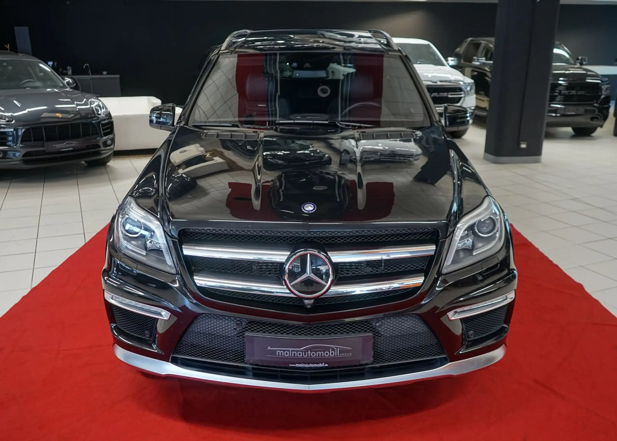 Mercedes-Benz - GL 63 AMG