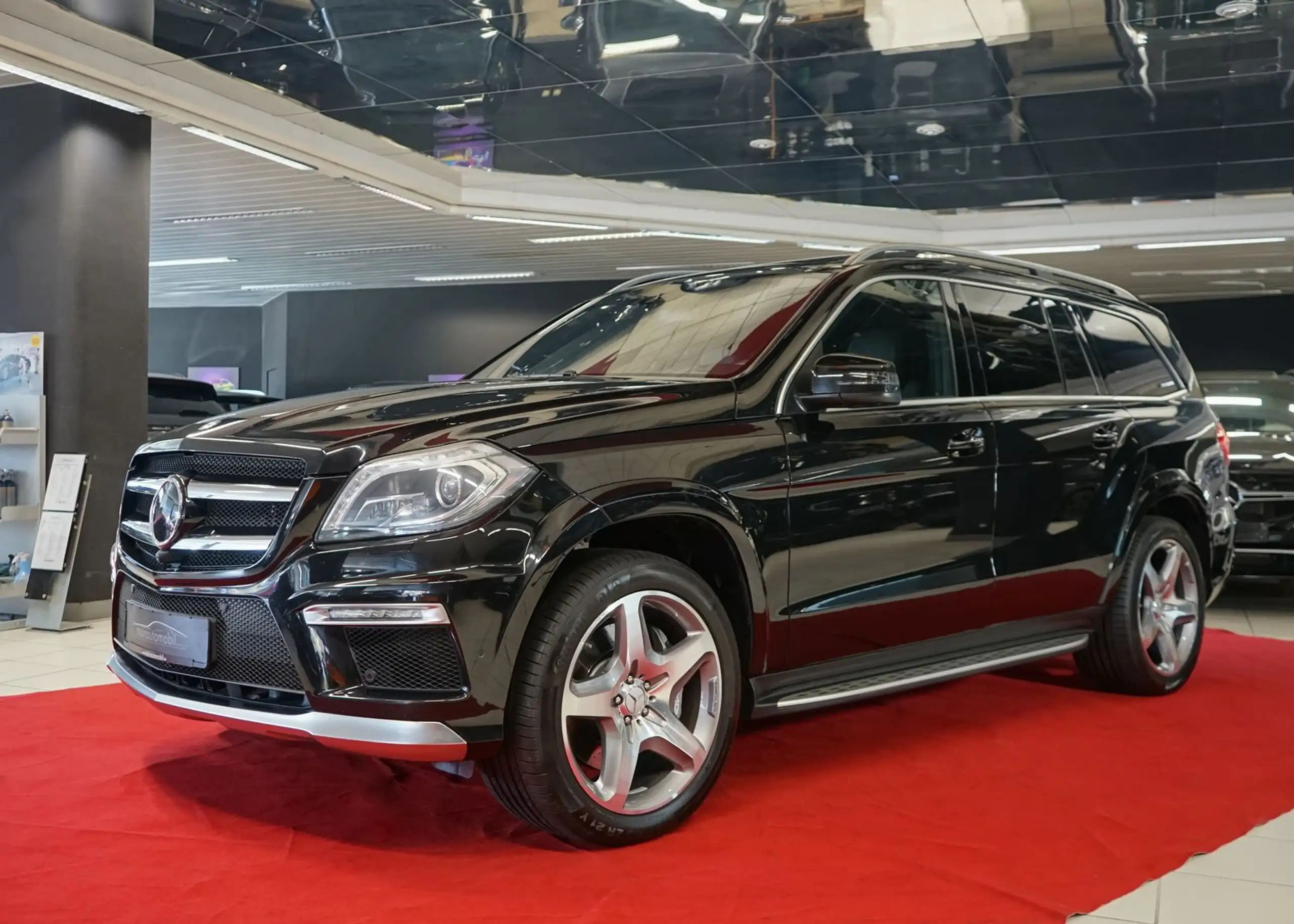 Mercedes-Benz - GL 63 AMG