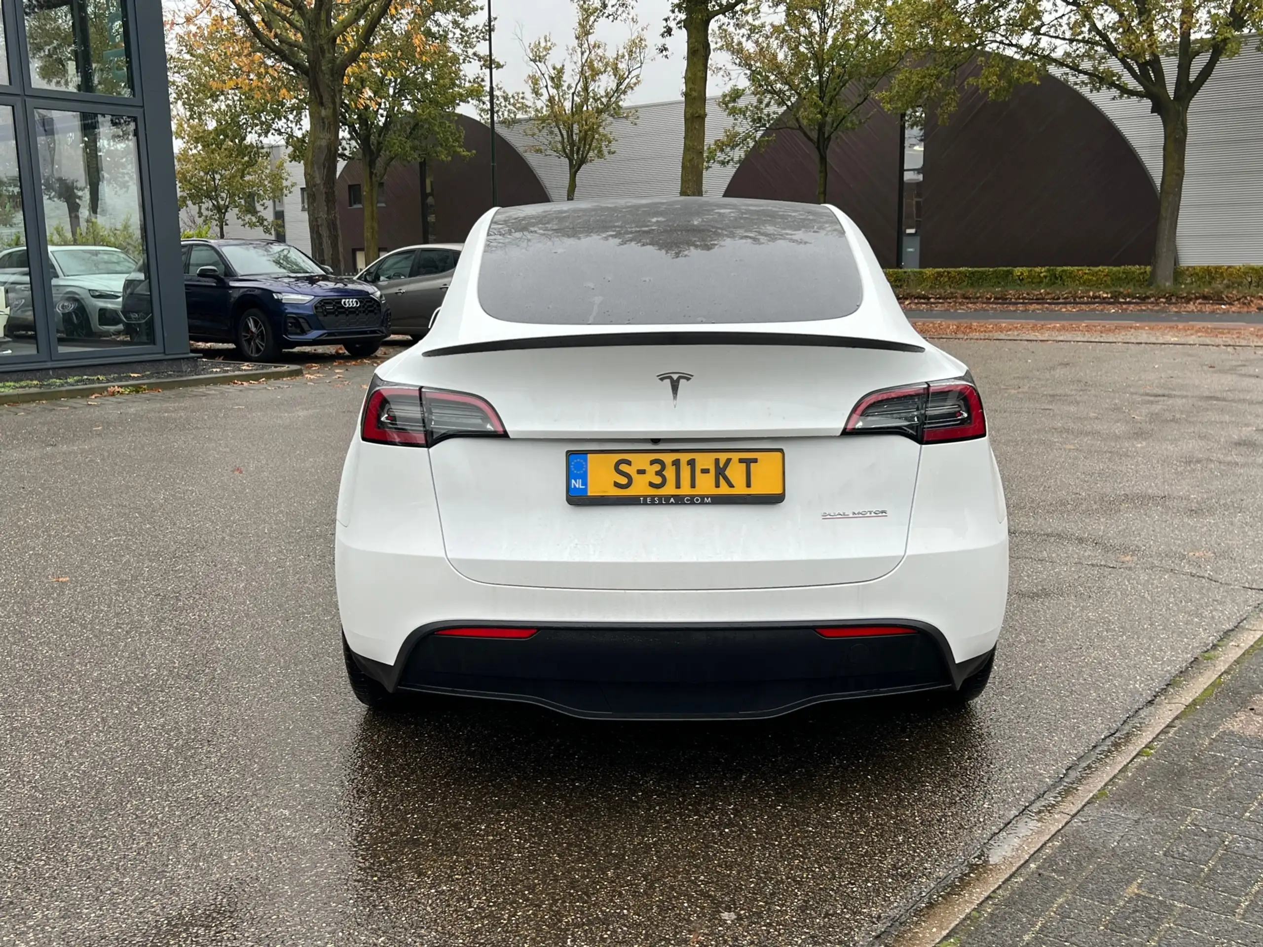 Tesla - Model Y