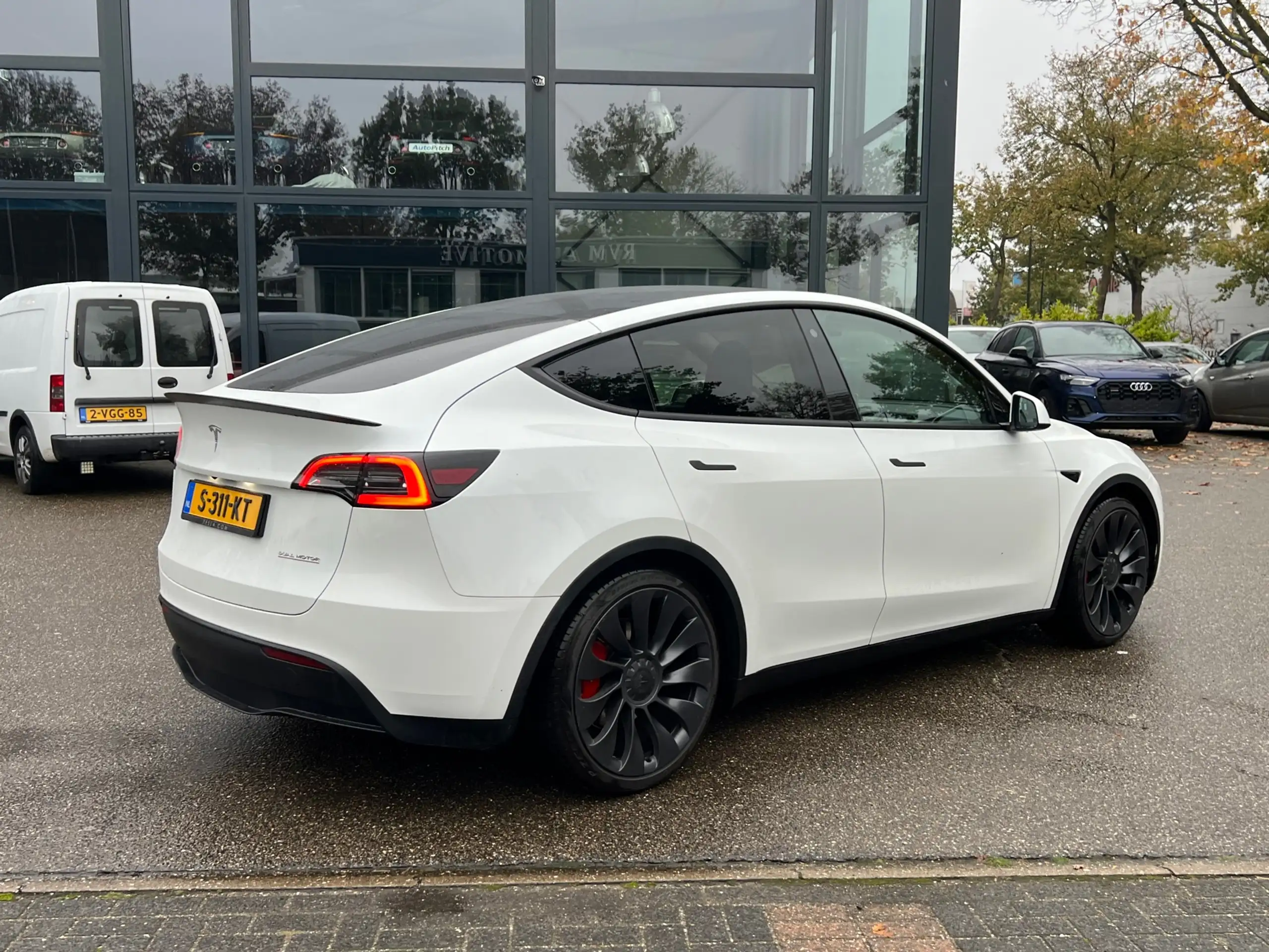 Tesla - Model Y