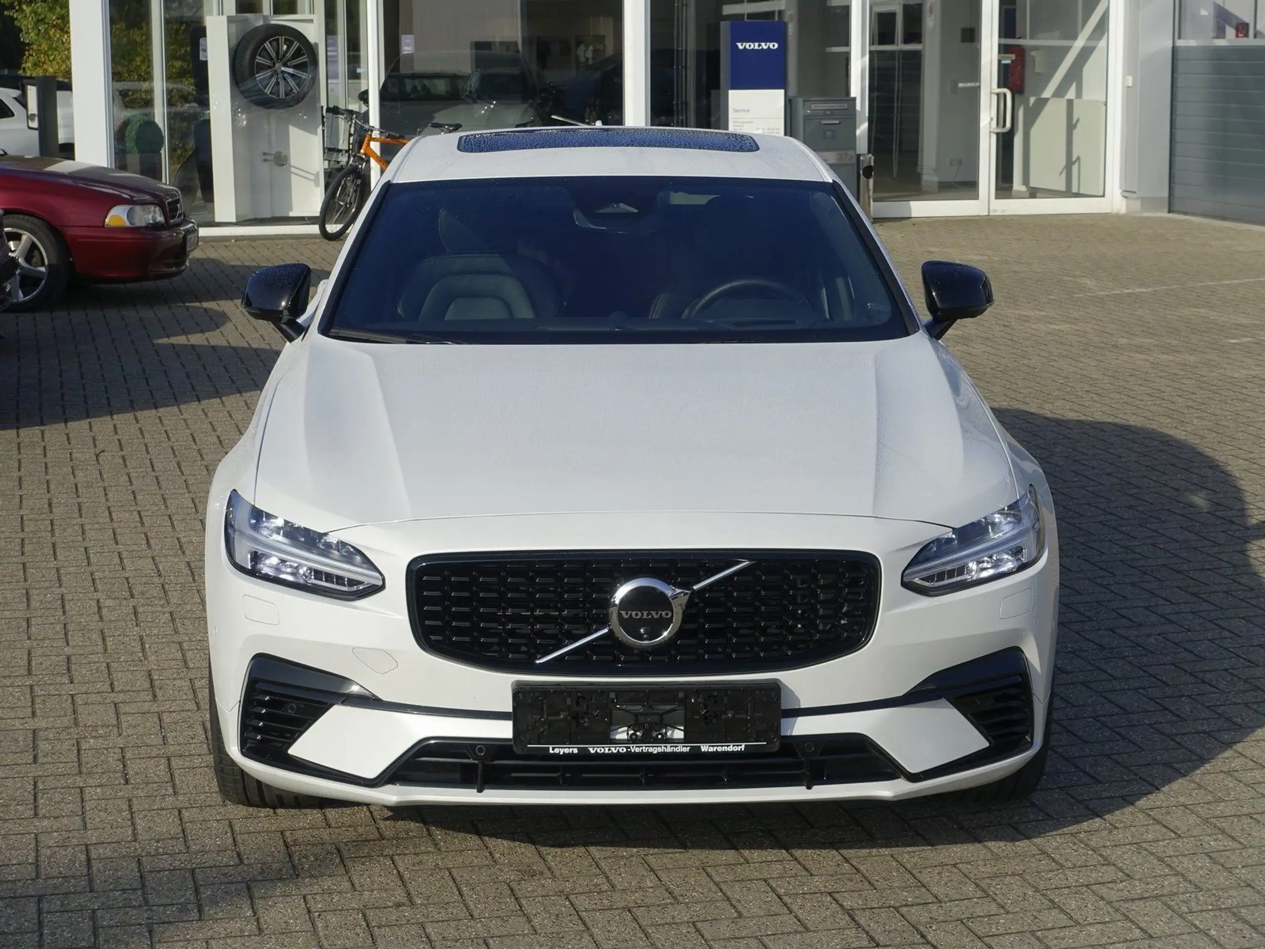 Volvo - S90