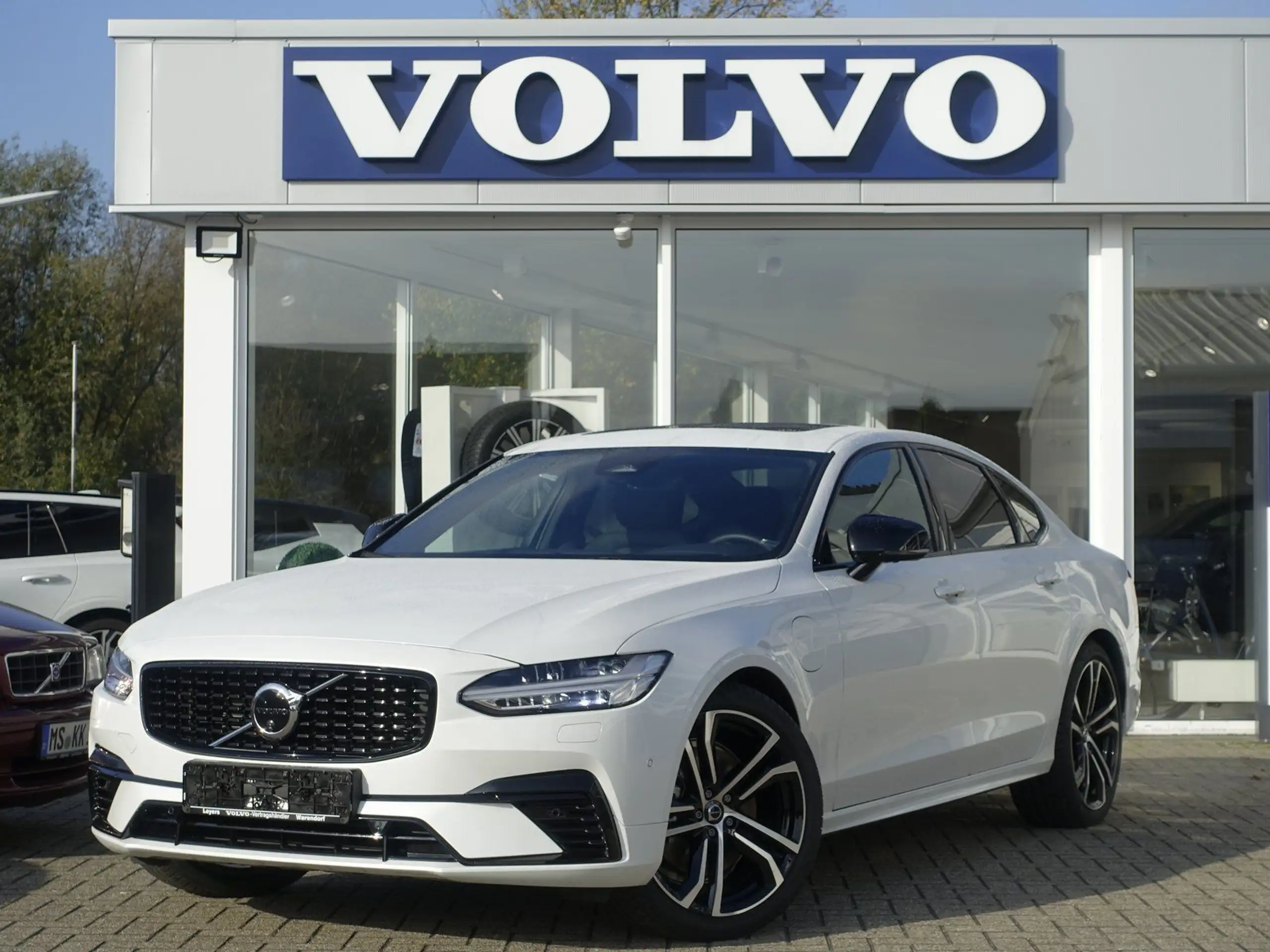 Volvo - S90