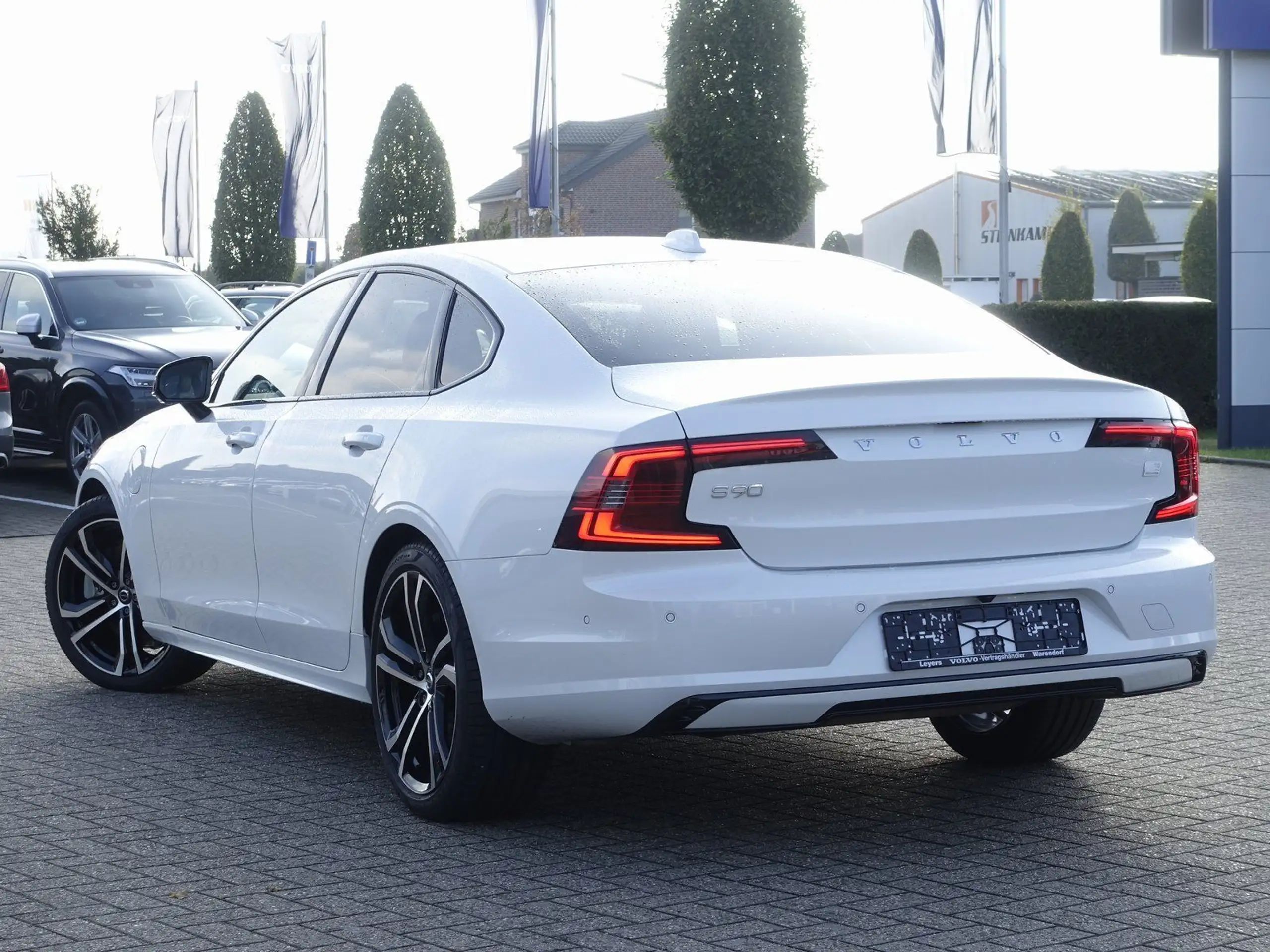 Volvo - S90